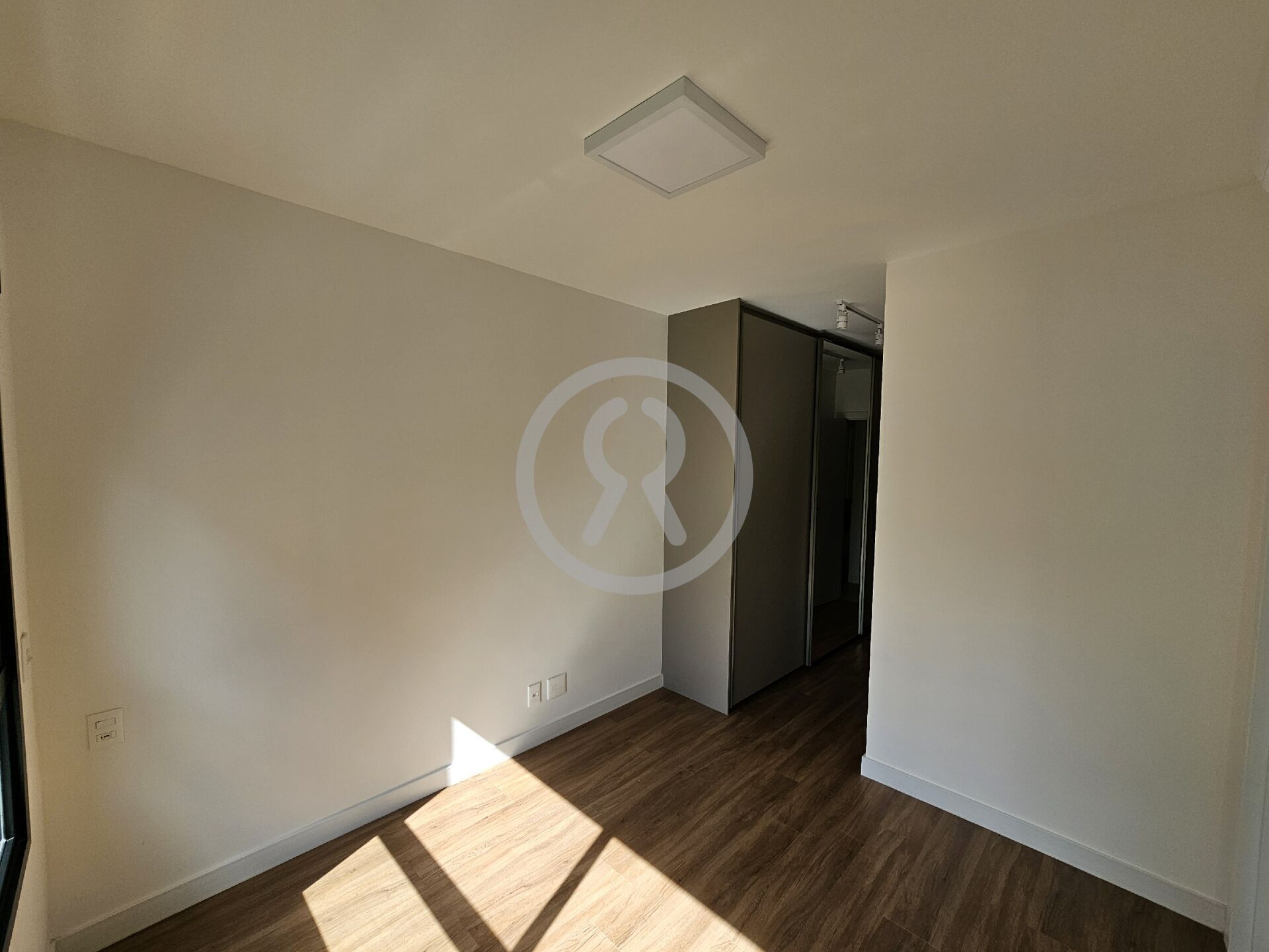 Apartamento para alugar com 2 quartos, 65m² - Foto 13