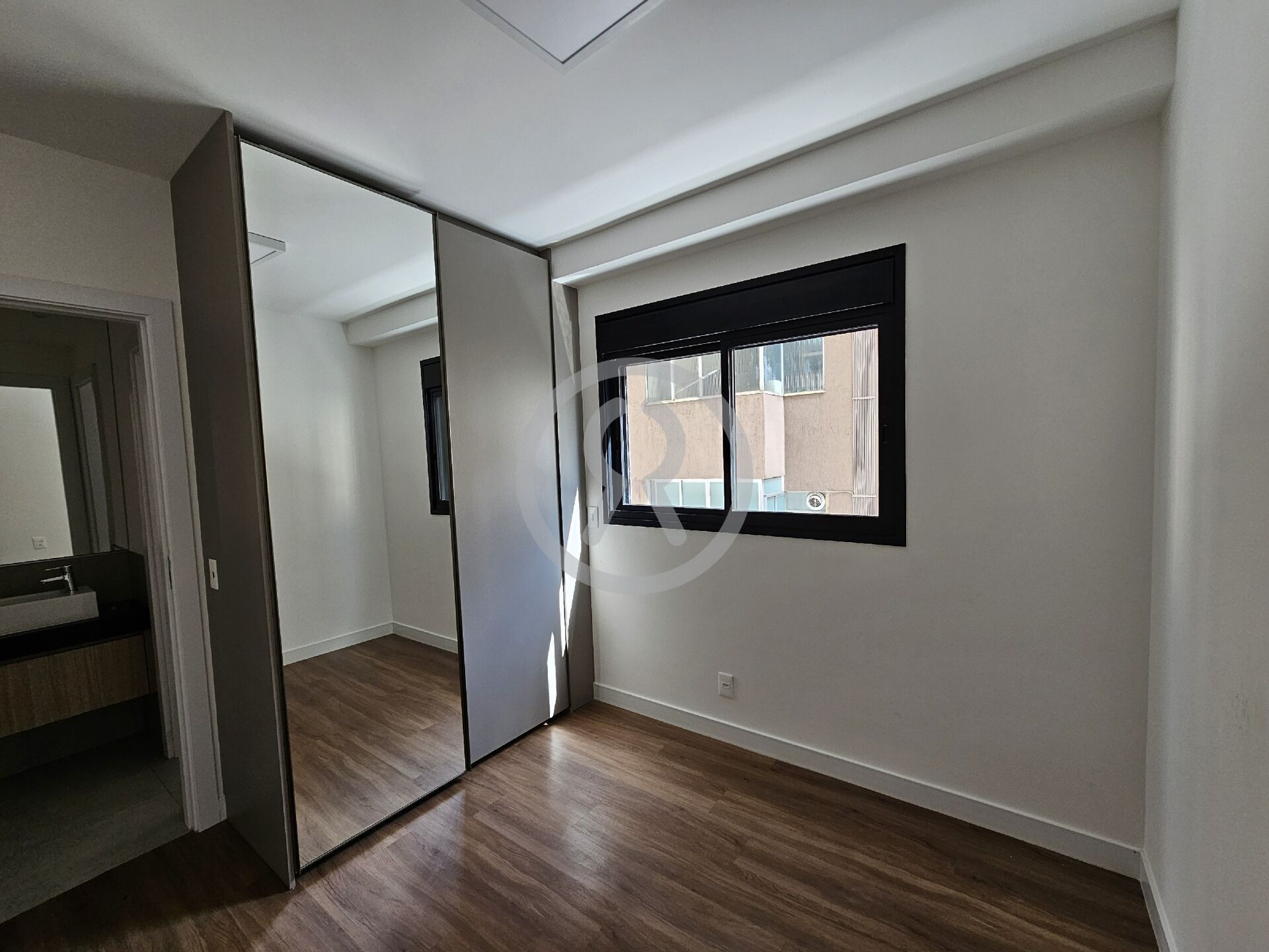 Apartamento para alugar com 2 quartos, 65m² - Foto 9