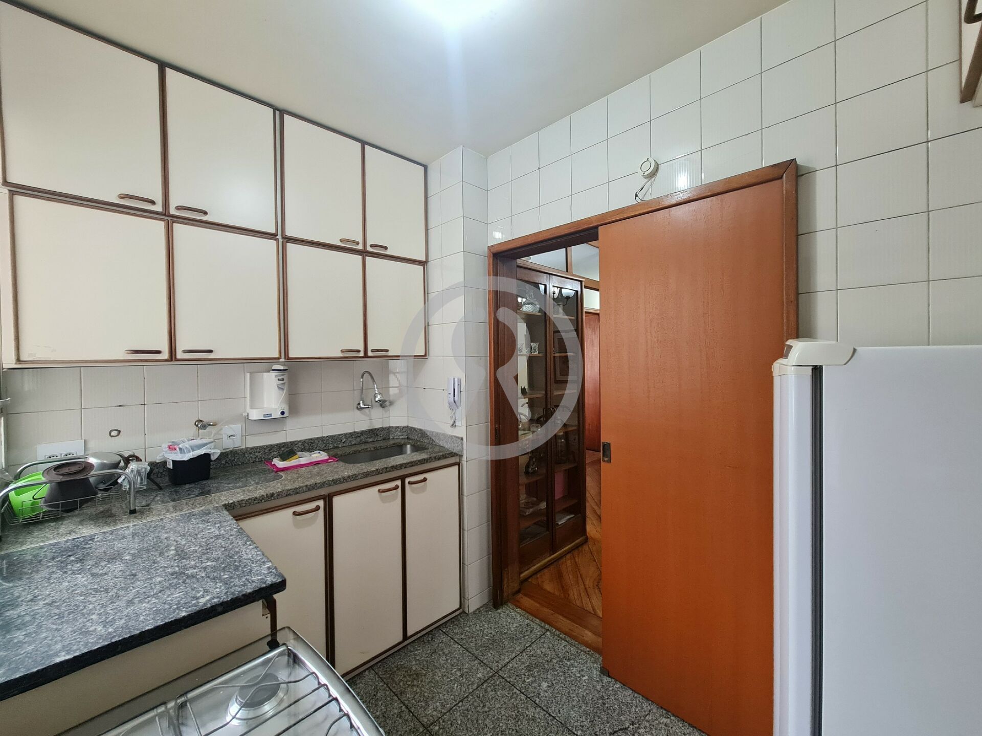 Apartamento para alugar com 3 quartos, 110m² - Foto 12