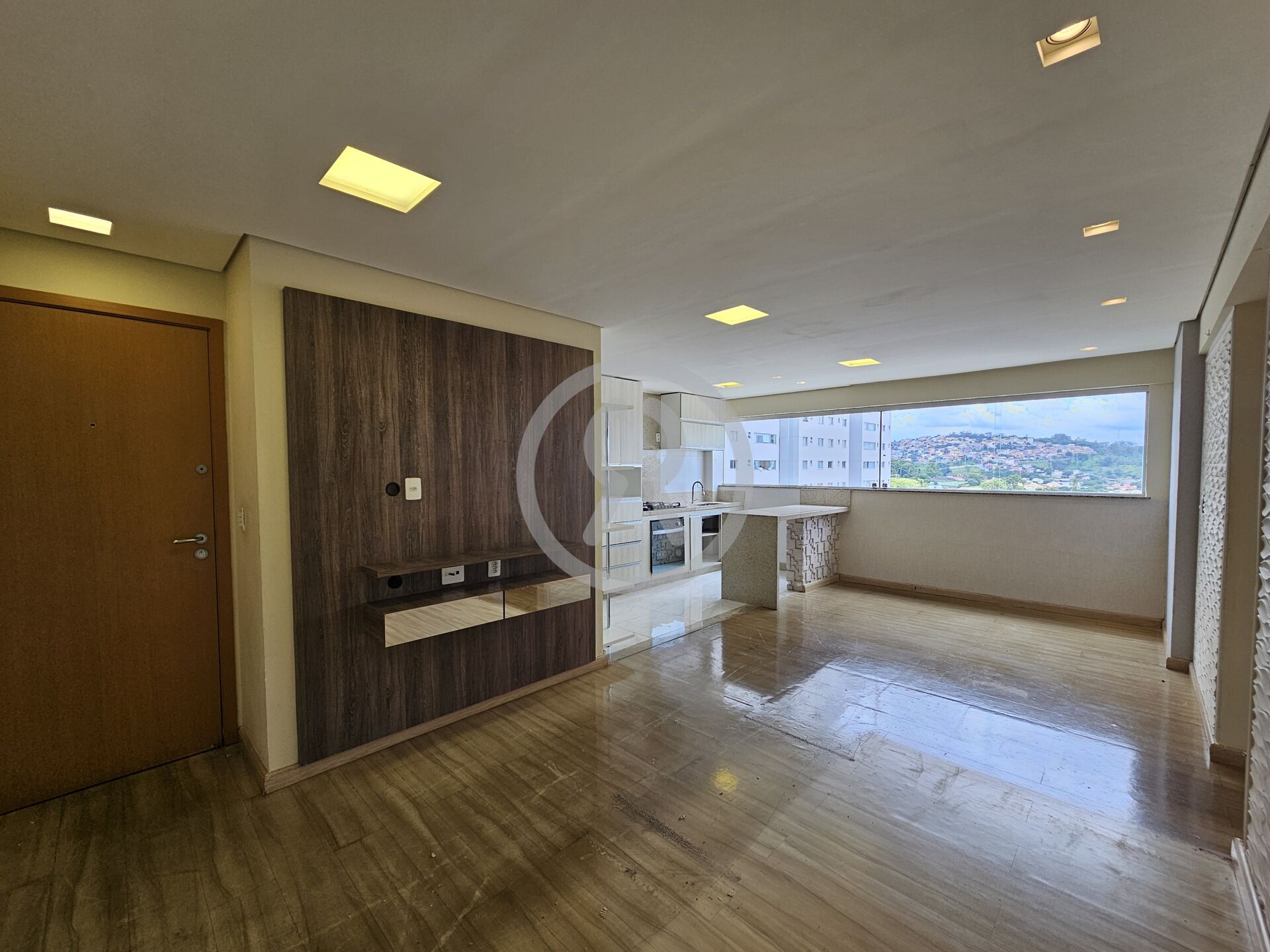 Apartamento para alugar com 3 quartos, 75m² - Foto 1