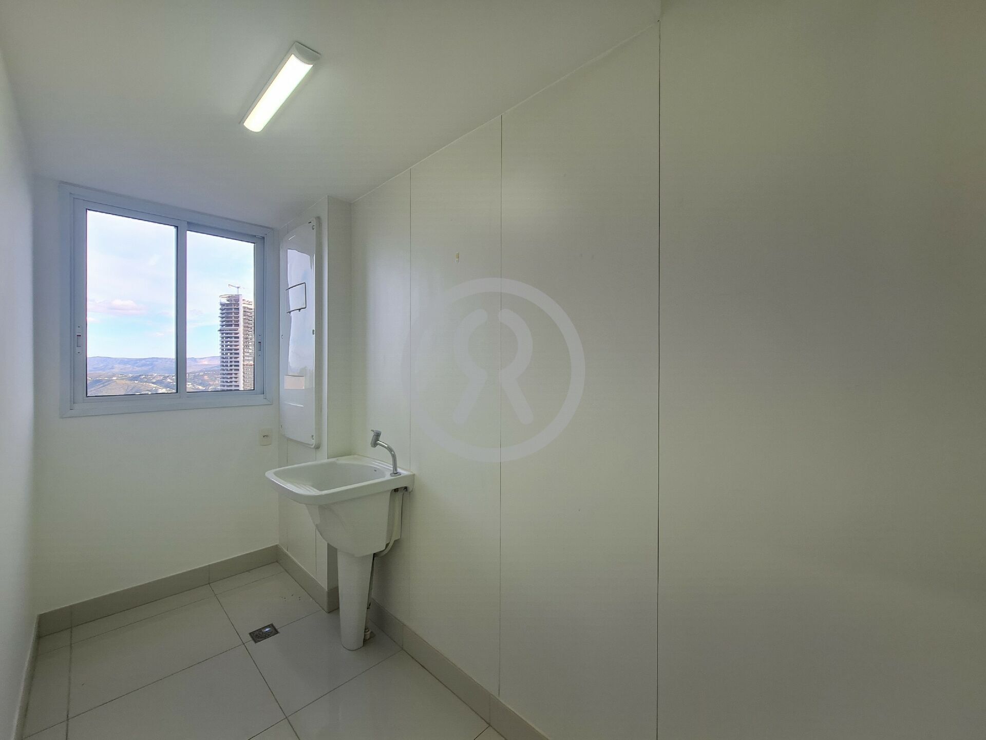 Apartamento para alugar com 2 quartos, 75m² - Foto 7