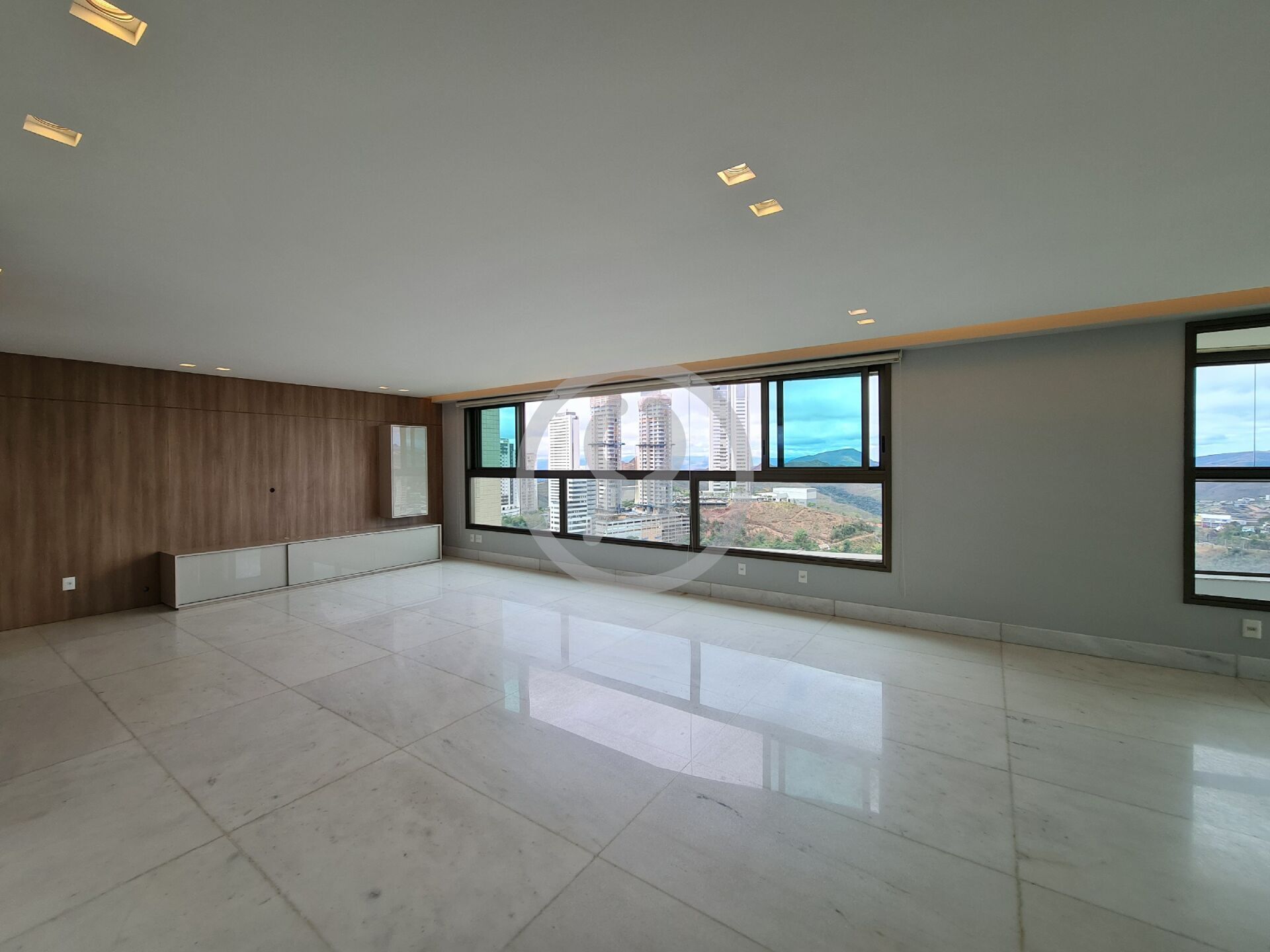 Apartamento à venda com 4 quartos, 278m² - Foto 5