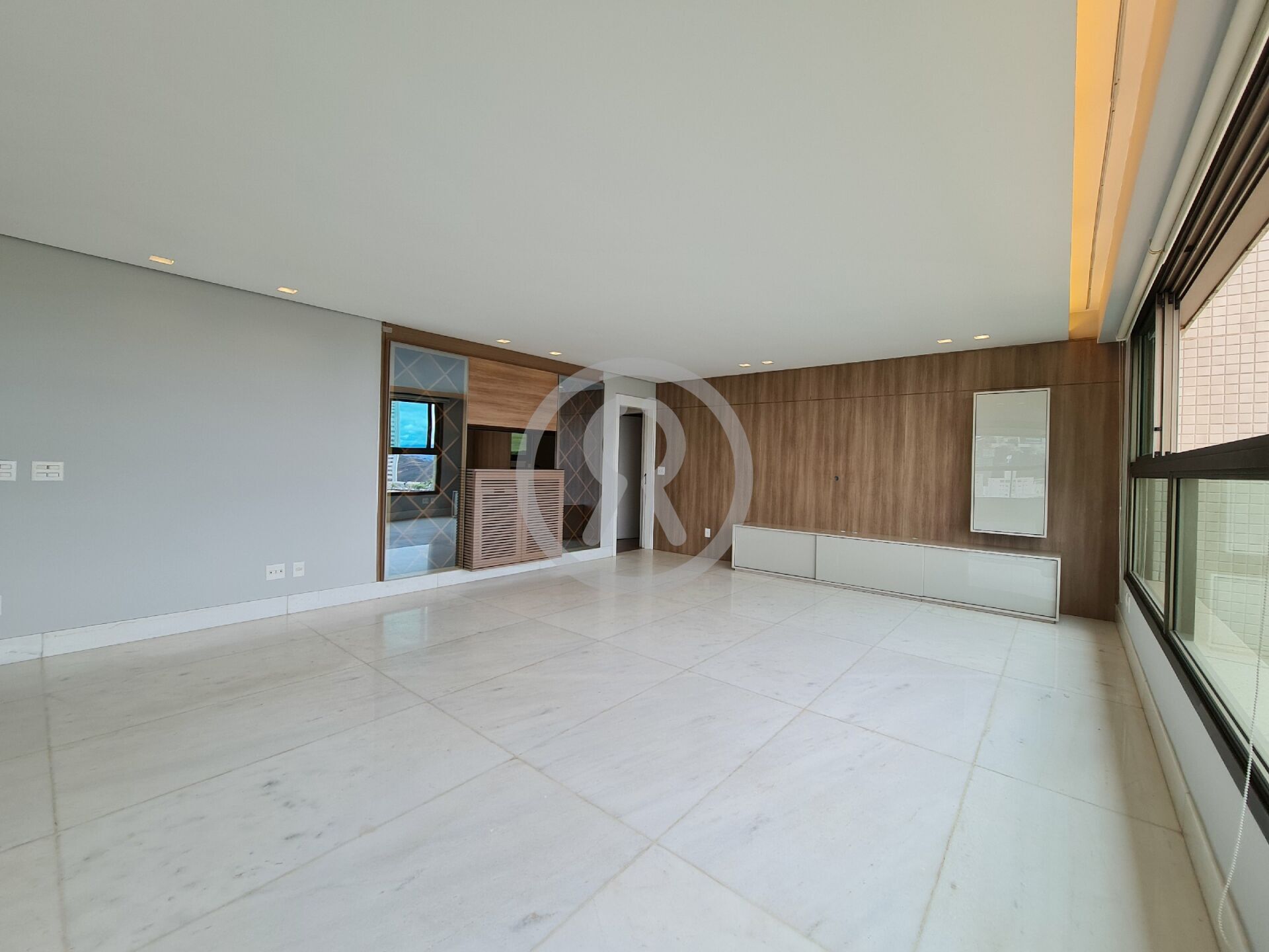 Apartamento à venda com 4 quartos, 278m² - Foto 6