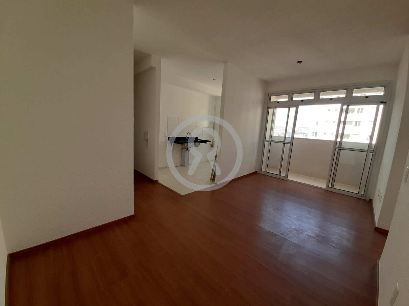 Apartamento à venda com 3 quartos, 65m² - Foto 2