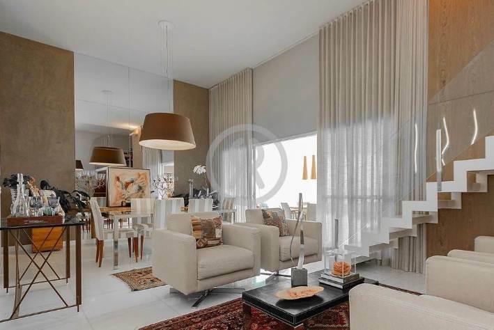 Apartamento para alugar com 4 quartos, 227m² - Foto 2