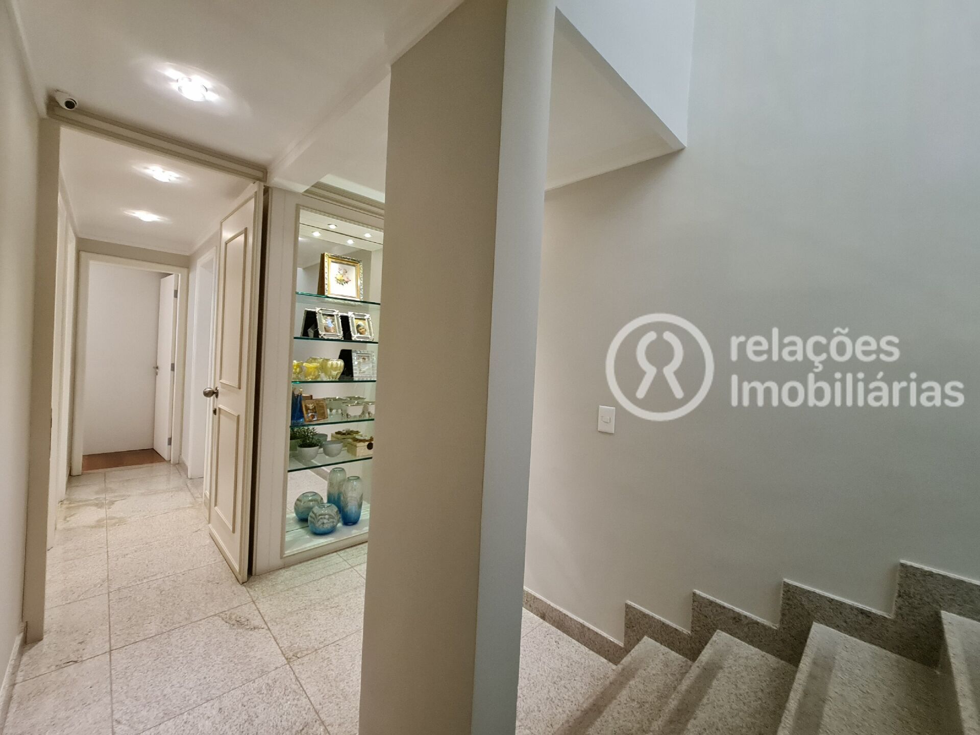 Casa à venda com 4 quartos, 380m² - Foto 18