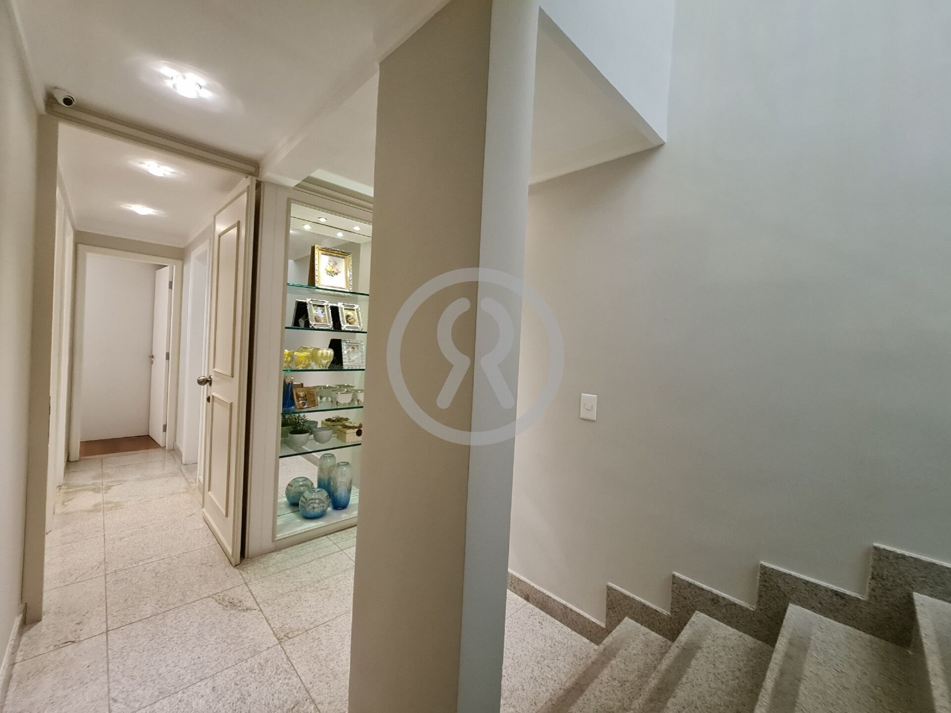 Casa à venda com 4 quartos, 380m² - Foto 18