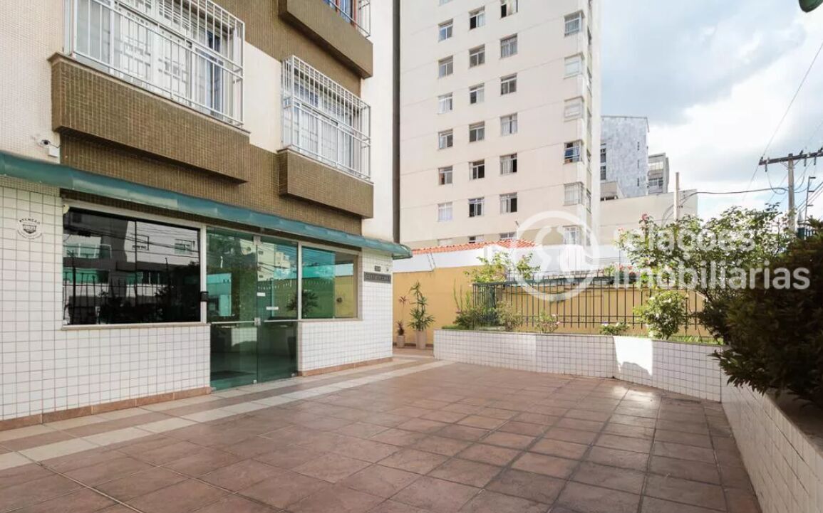 Apartamento à venda com 2 quartos, 75m² - Foto 2