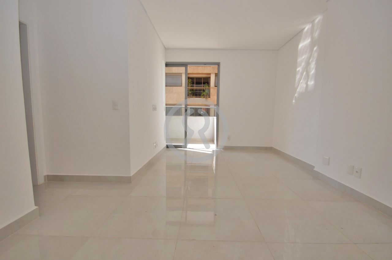 Apartamento à venda com 3 quartos, 87m² - Foto 2