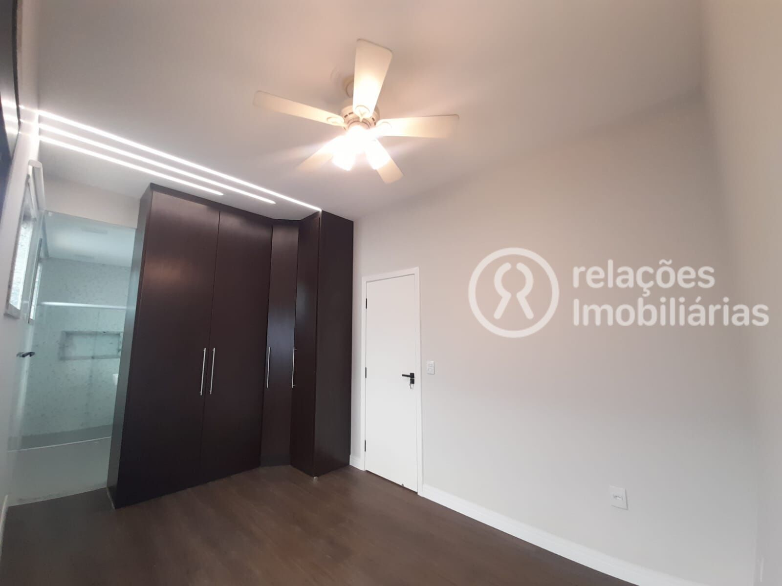 Casa de Condomínio para alugar com 3 quartos, 285m² - Foto 23