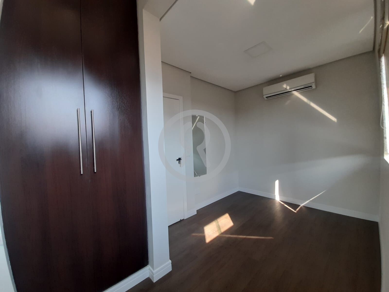 Casa de Condomínio para alugar com 3 quartos, 285m² - Foto 21