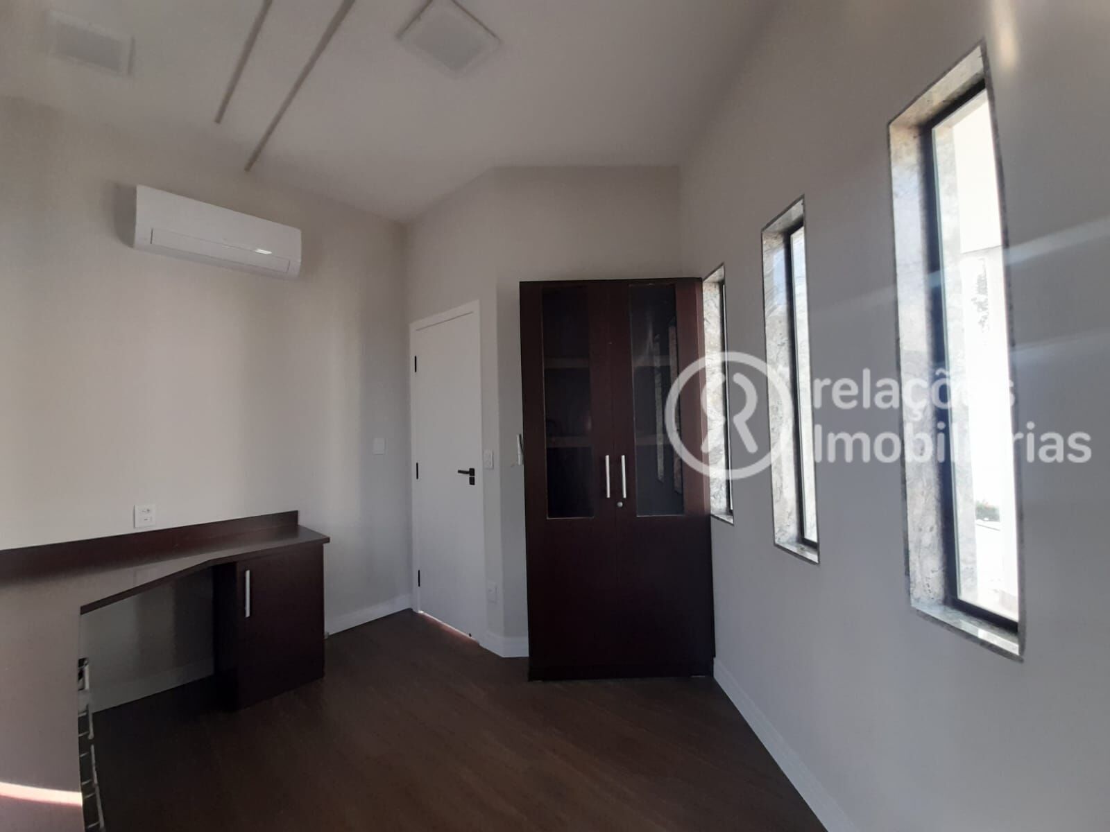 Casa de Condomínio para alugar com 3 quartos, 285m² - Foto 17