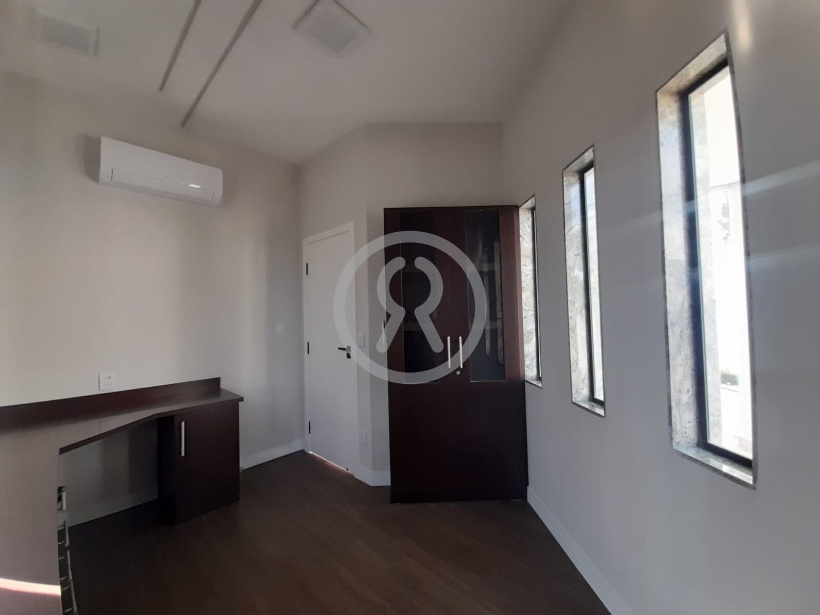 Casa de Condomínio para alugar com 3 quartos, 285m² - Foto 17