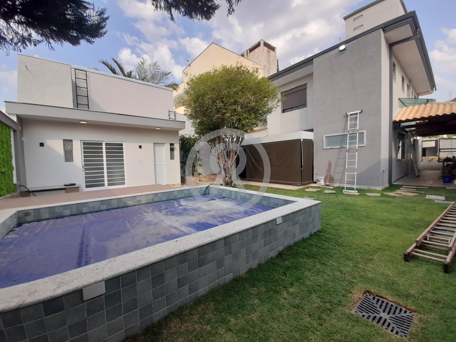 Casa de Condomínio para alugar com 3 quartos, 285m² - Foto 44