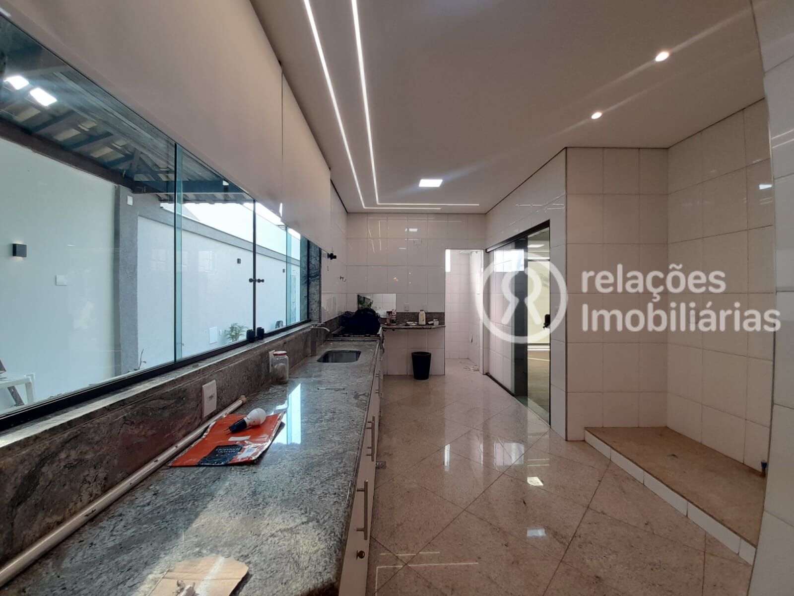 Casa de Condomínio para alugar com 3 quartos, 285m² - Foto 12