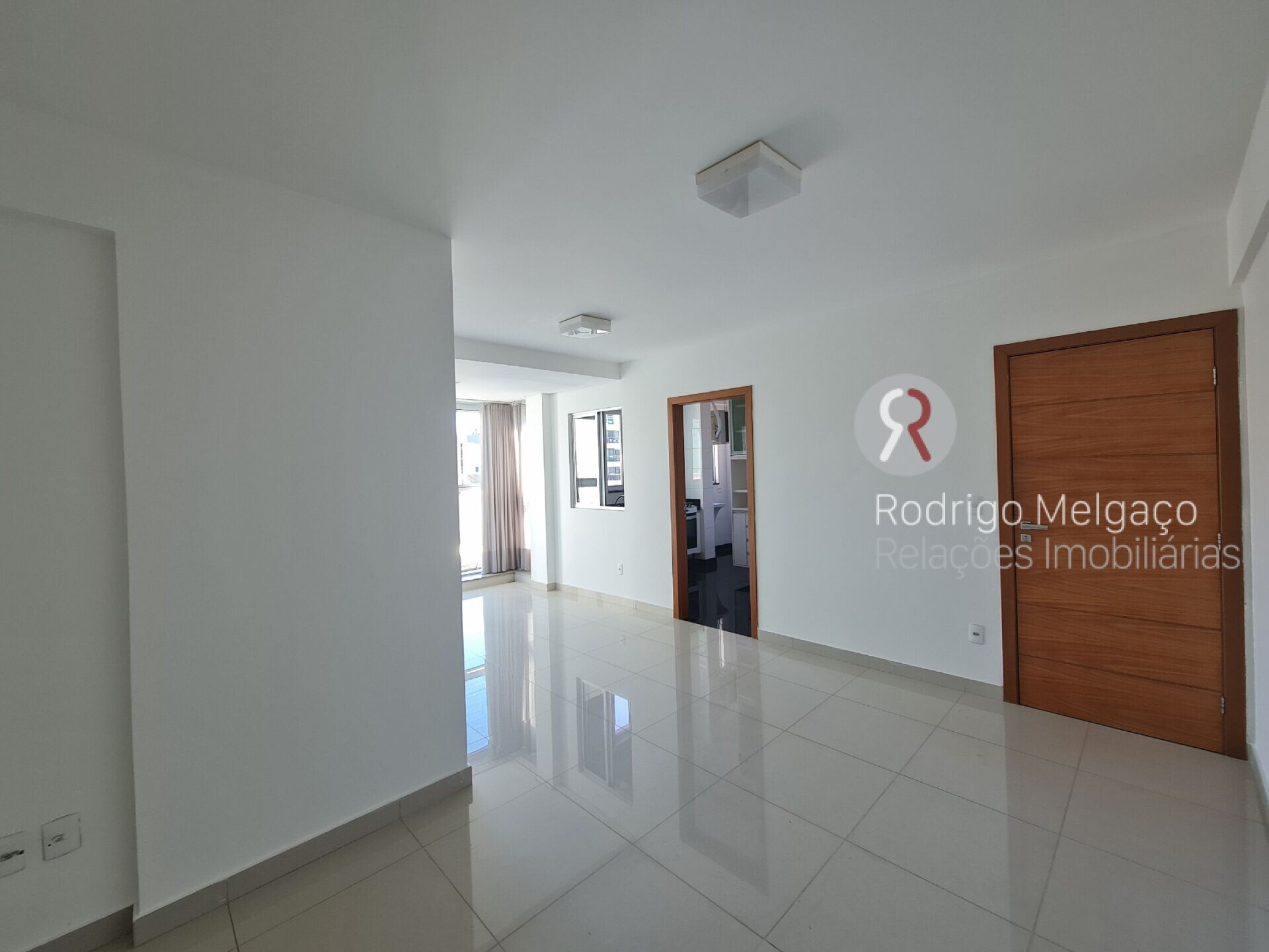 Apartamento para alugar com 2 quartos, 73m² - Foto 2