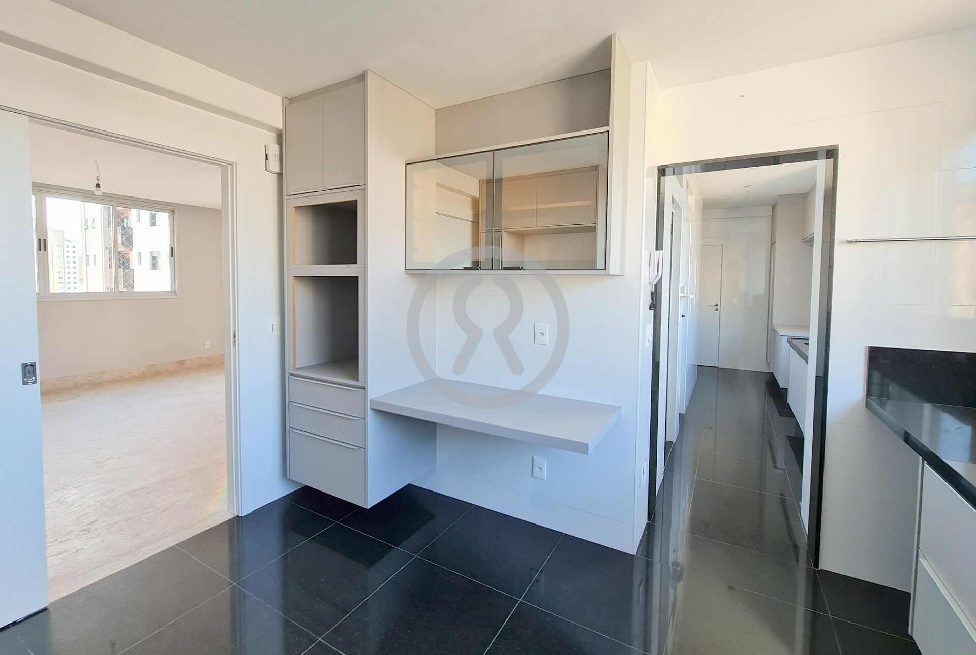 Apartamento à venda com 4 quartos, 197m² - Foto 15