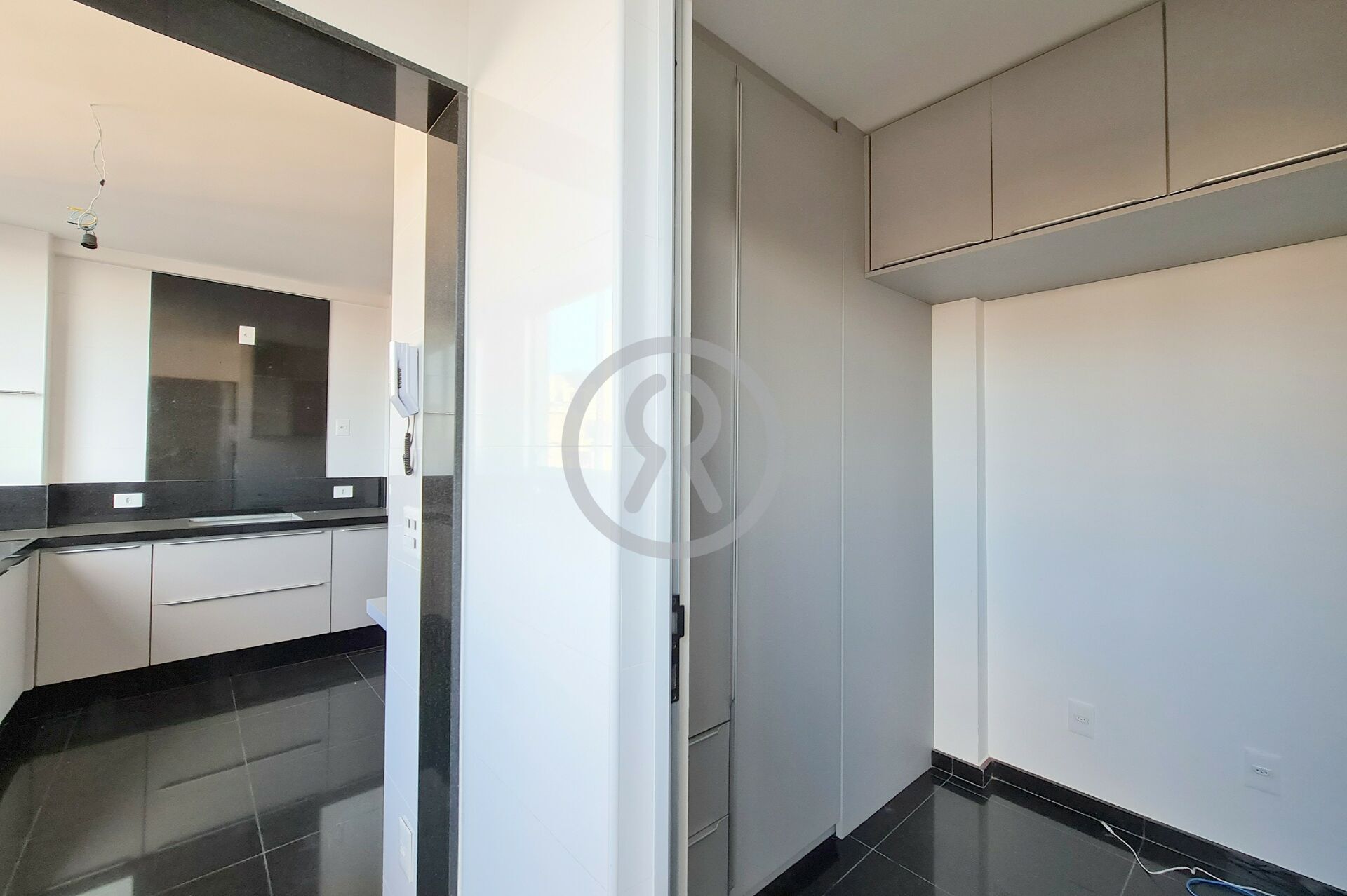 Apartamento à venda com 4 quartos, 197m² - Foto 18