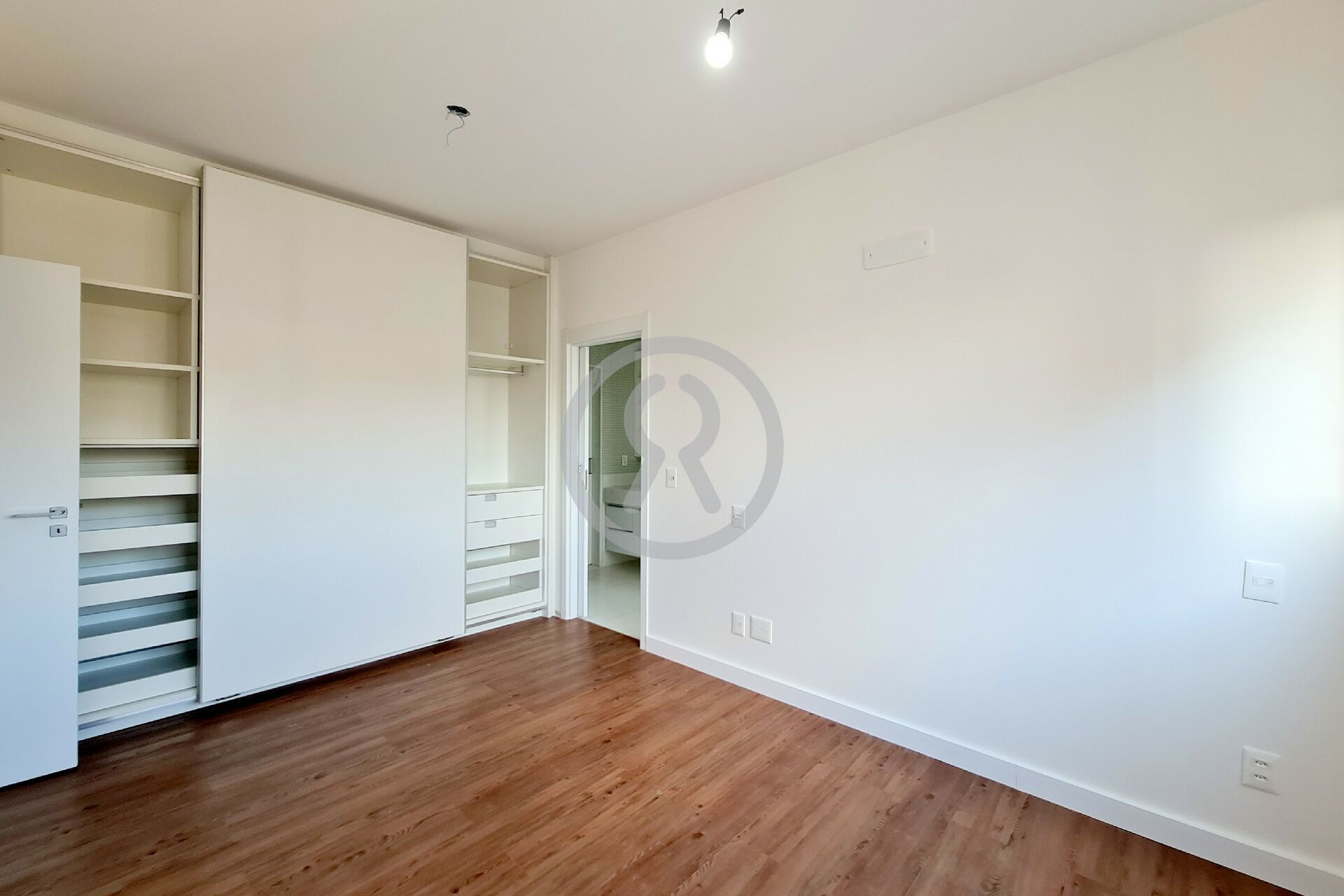 Apartamento à venda com 4 quartos, 197m² - Foto 36