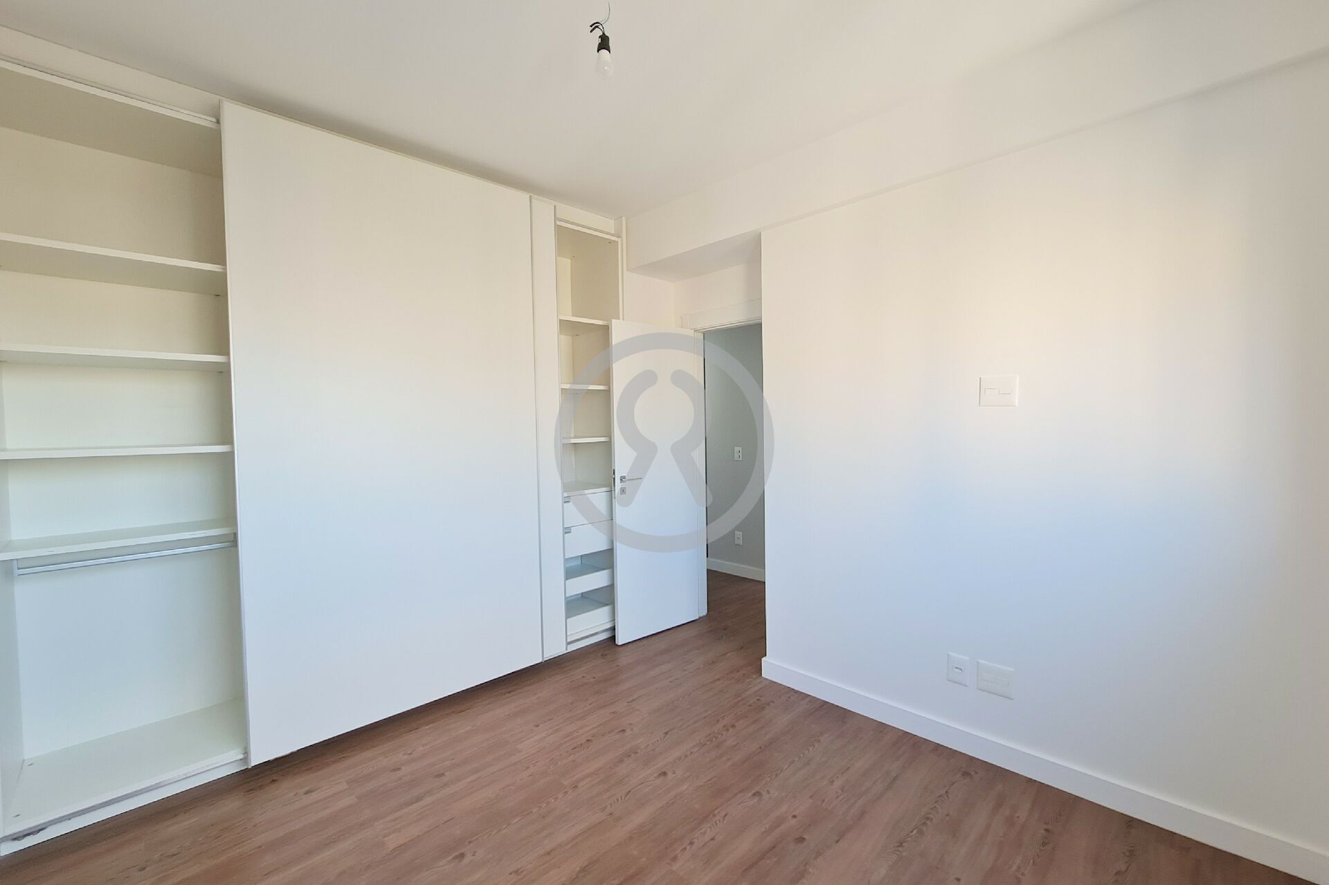 Apartamento à venda com 4 quartos, 197m² - Foto 29