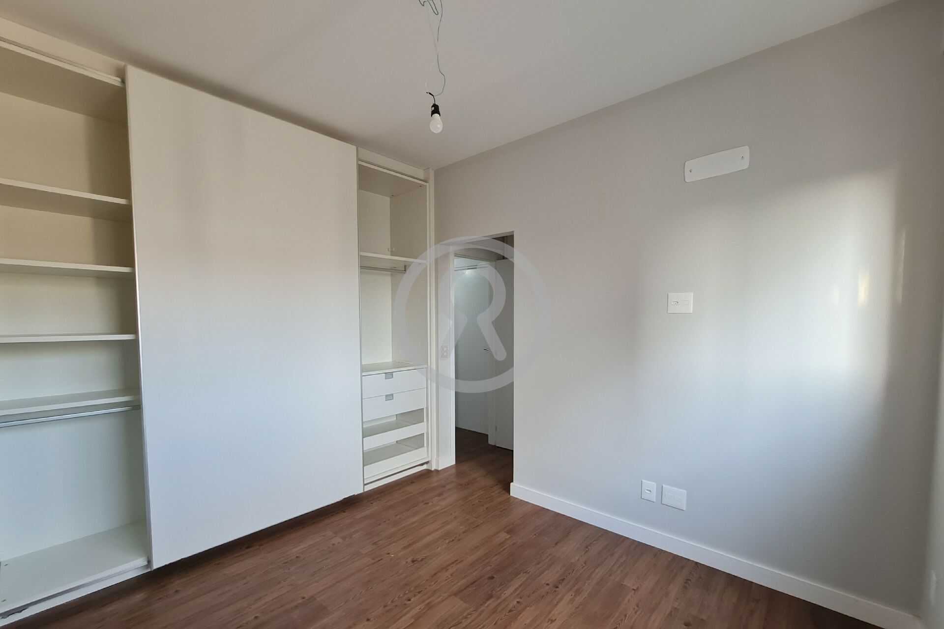 Apartamento à venda com 4 quartos, 197m² - Foto 33