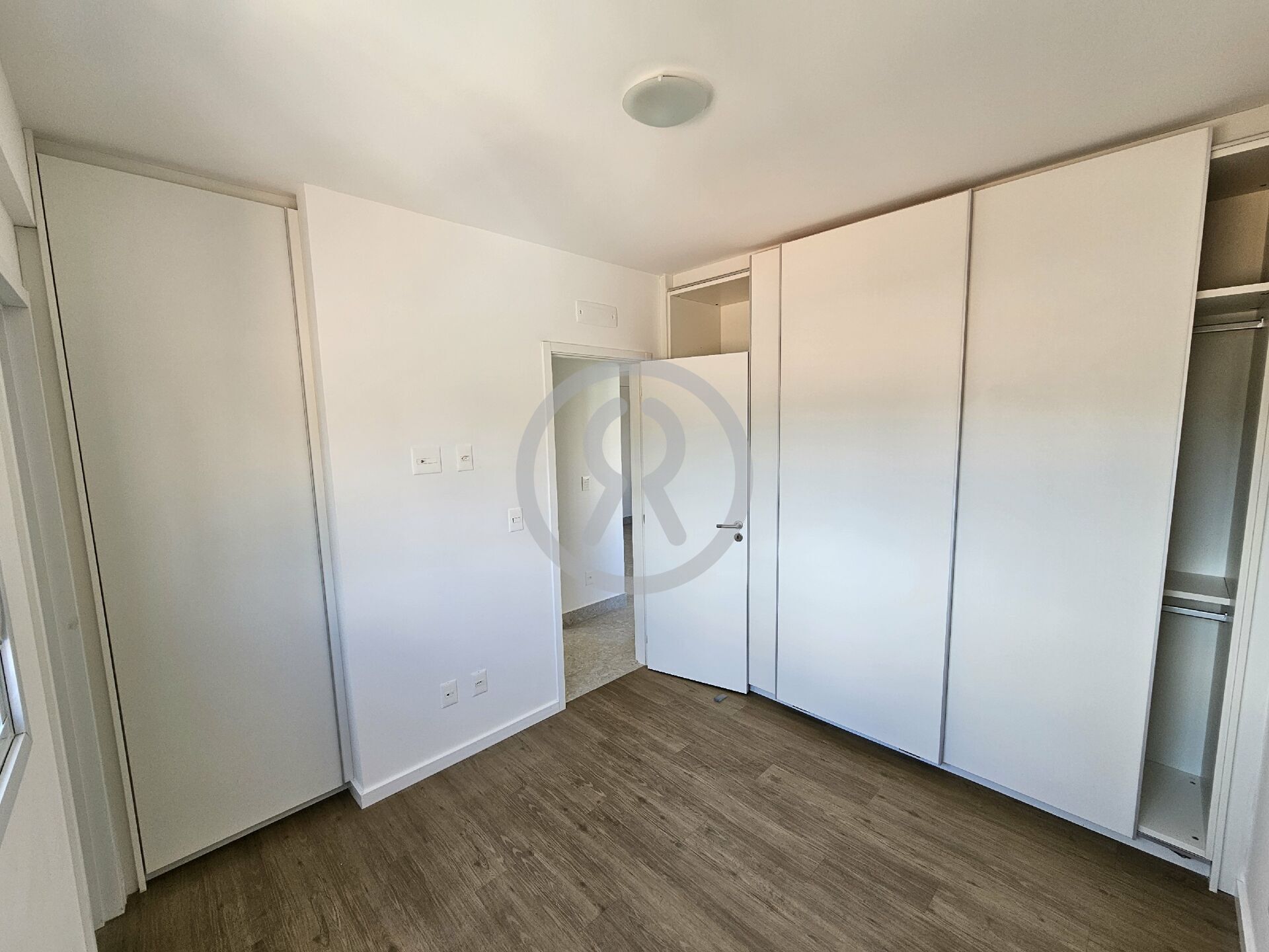 Apartamento à venda com 2 quartos, 67m² - Foto 17