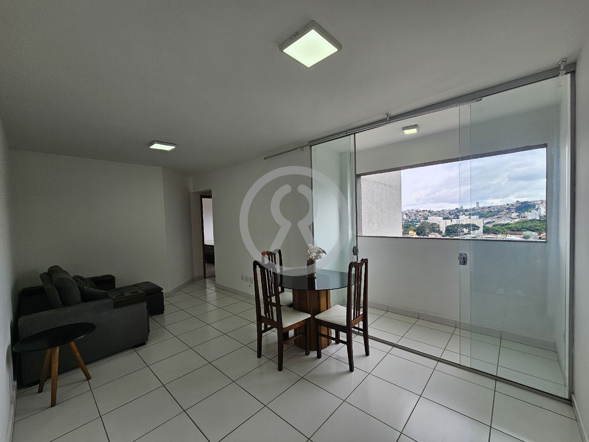 Apartamento para alugar com 2 quartos, 55m² - Foto 1