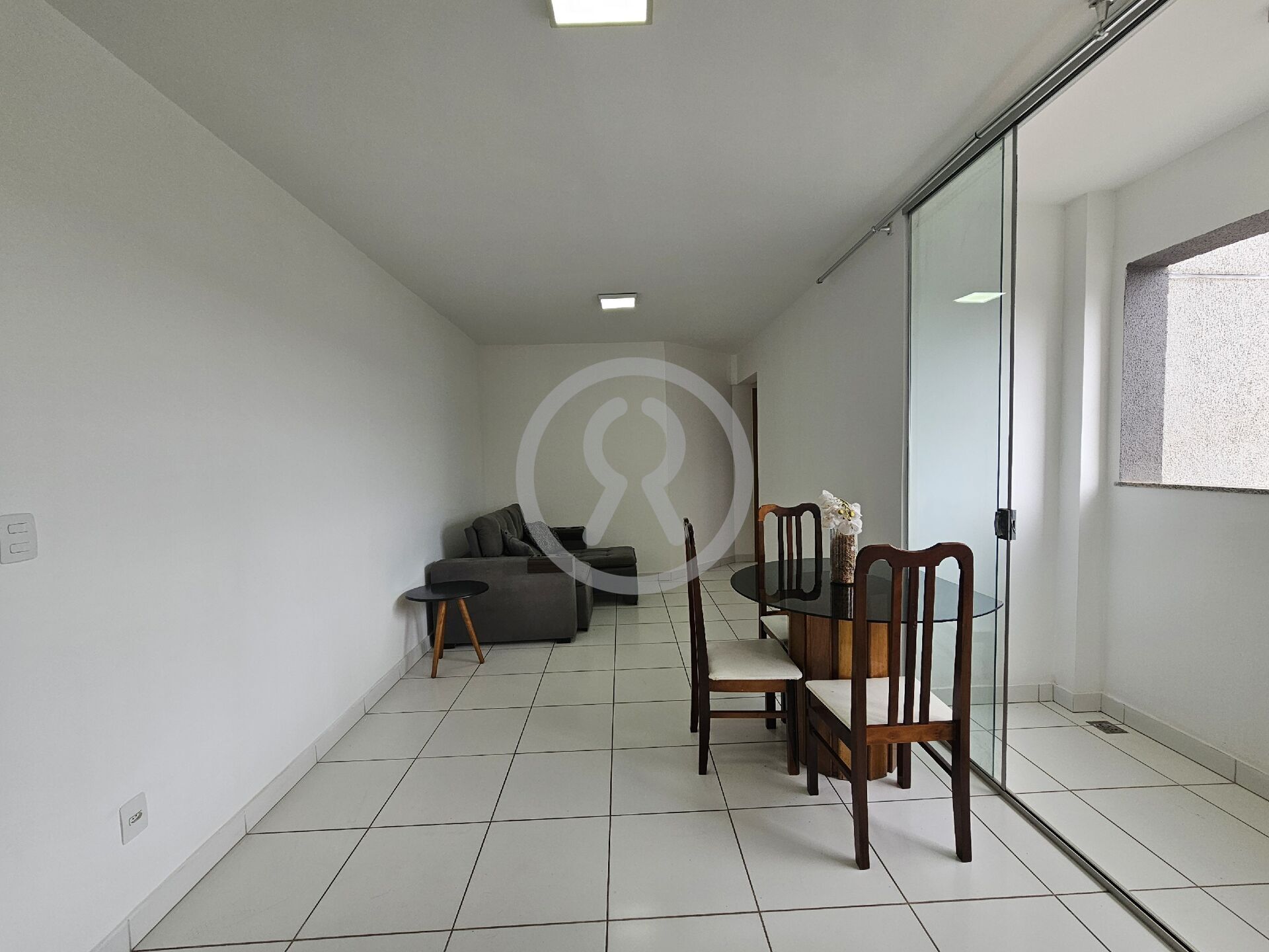 Apartamento para alugar com 2 quartos, 55m² - Foto 2