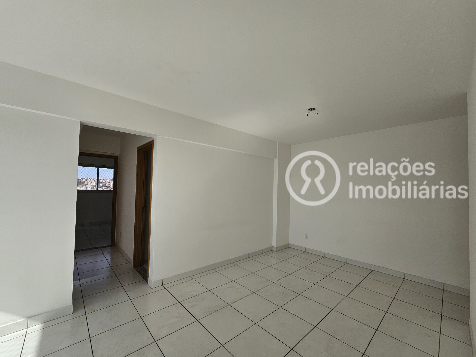 Apartamento para alugar com 3 quartos, 75m² - Foto 3