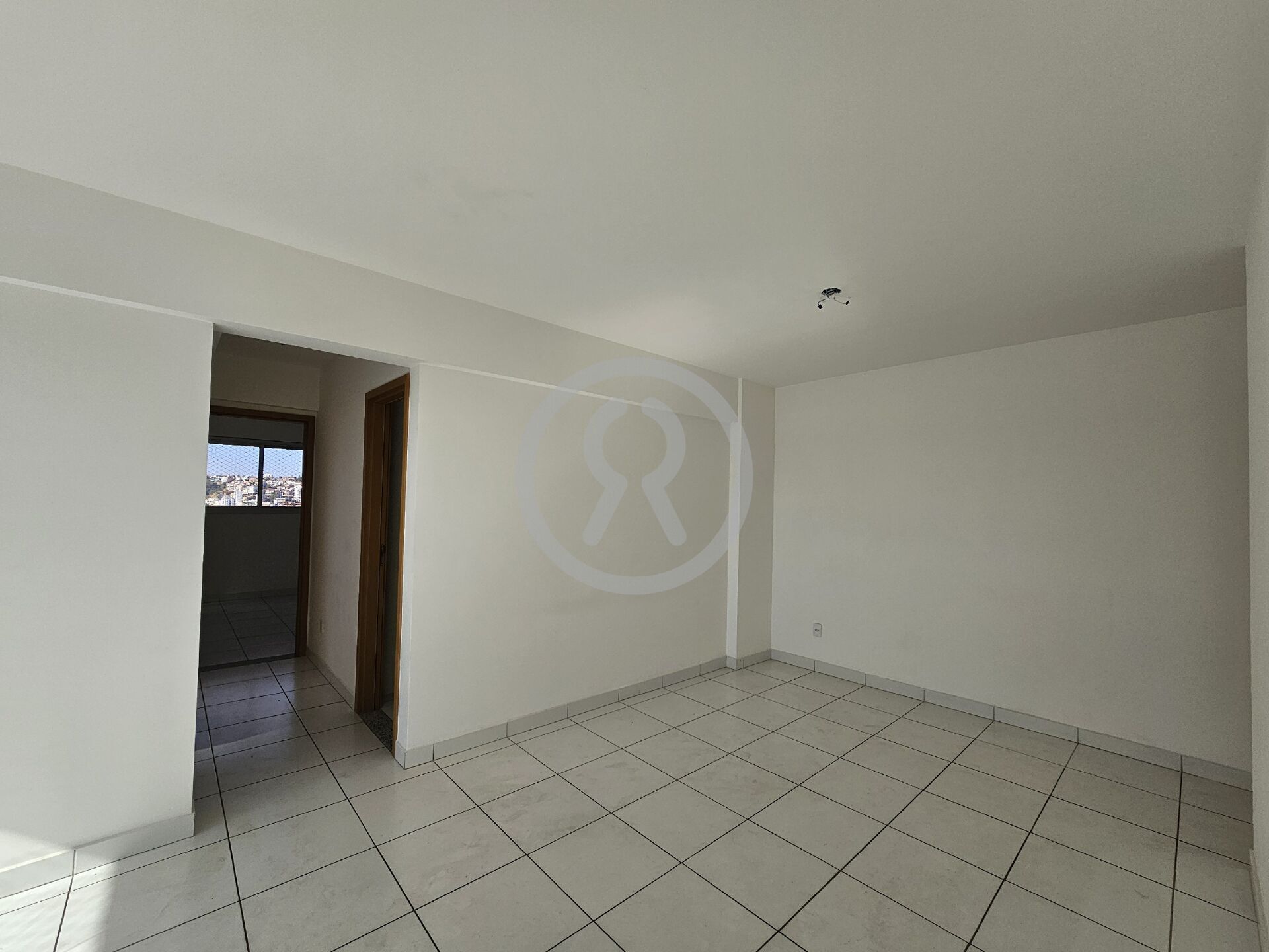 Apartamento para alugar com 3 quartos, 75m² - Foto 3