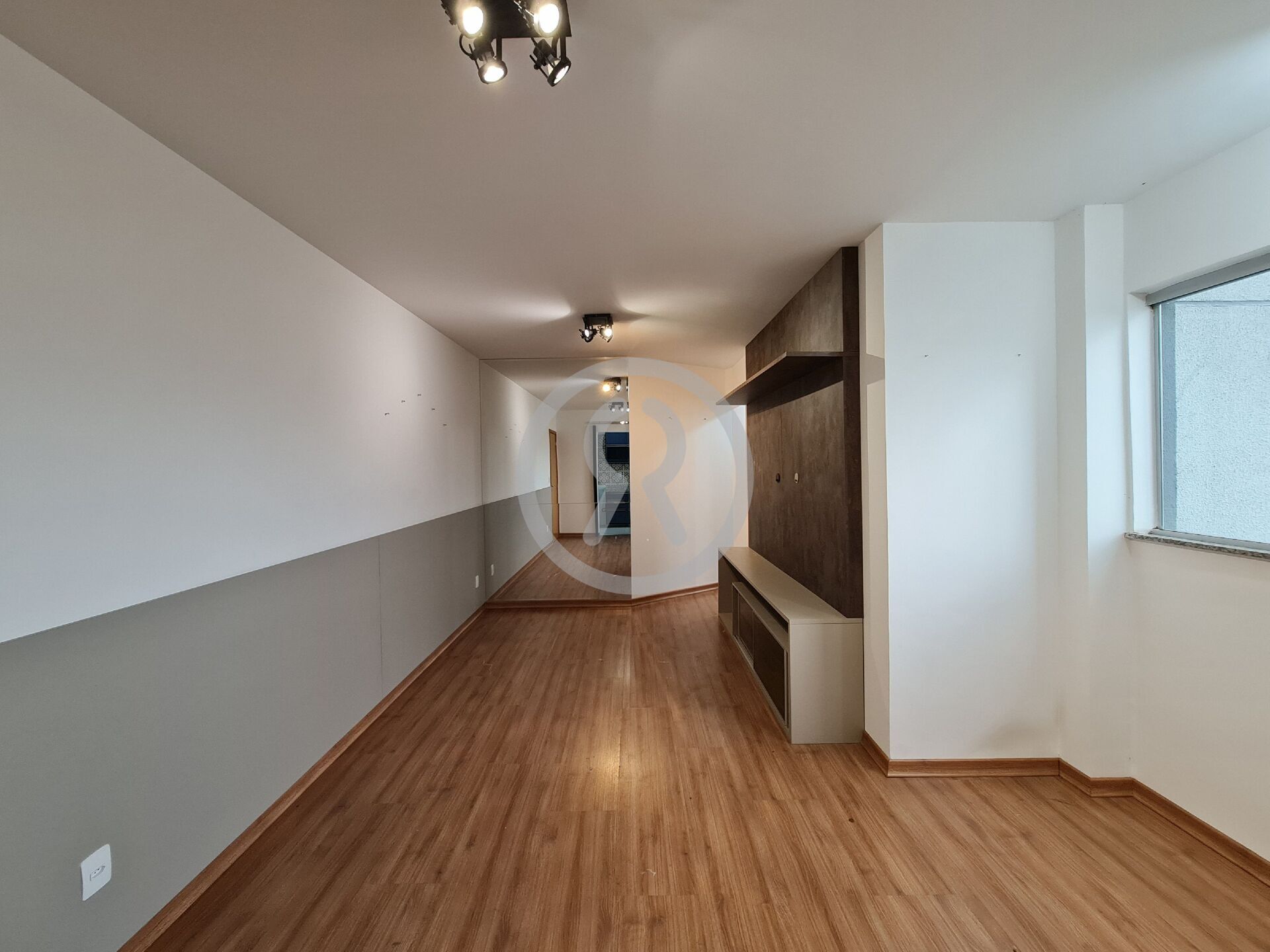 Apartamento para alugar com 2 quartos, 55m² - Foto 2