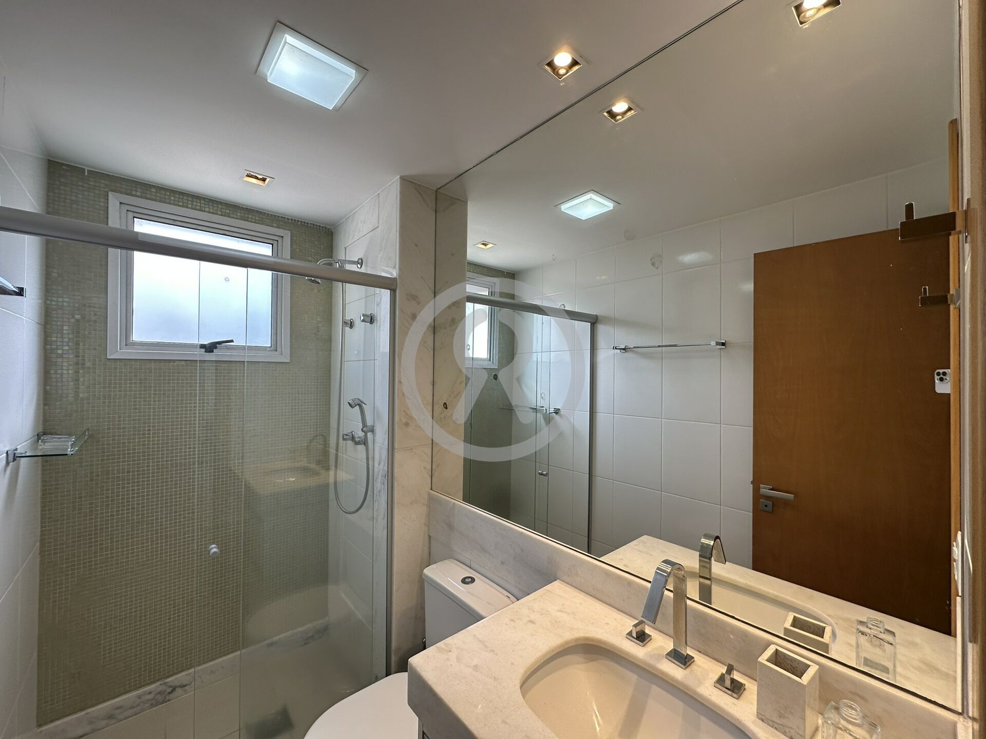 Apartamento para alugar com 2 quartos, 77m² - Foto 17