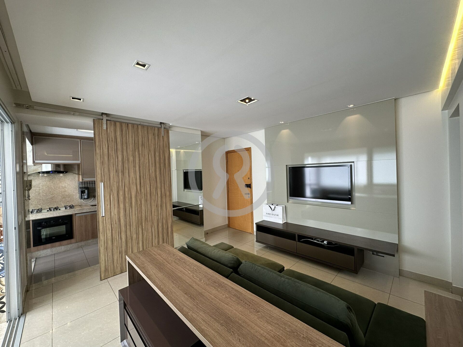 Apartamento para alugar com 2 quartos, 77m² - Foto 1