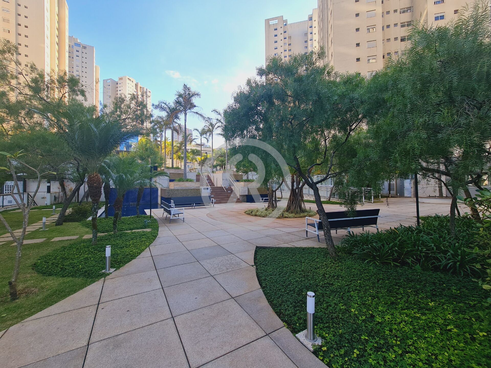 Apartamento para alugar com 2 quartos, 77m² - Foto 35