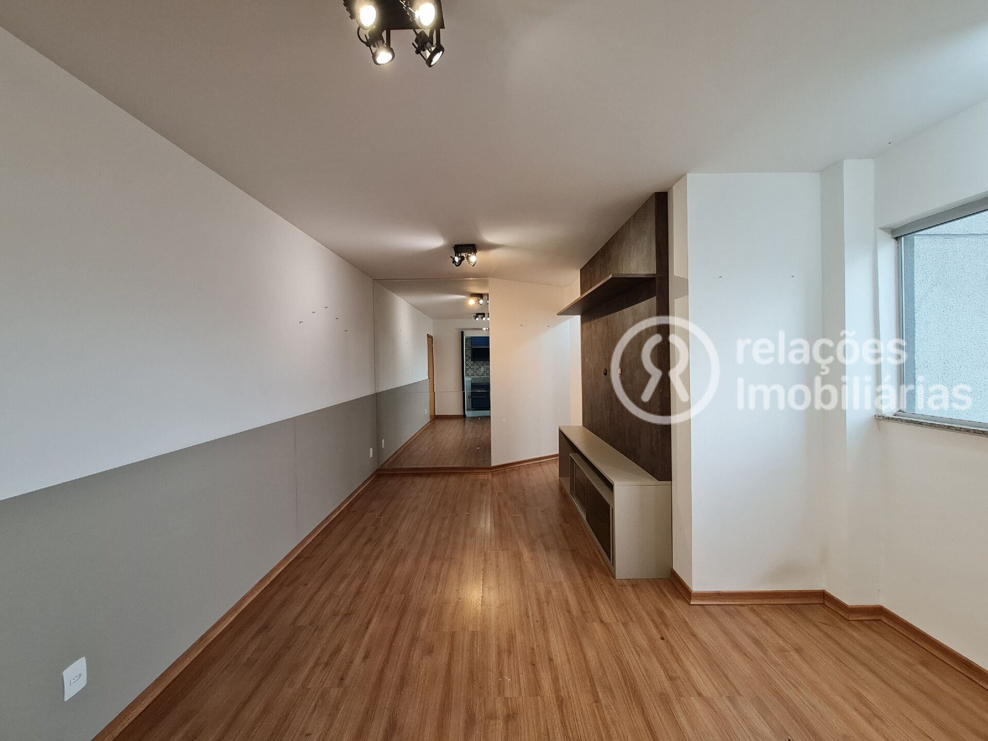 Apartamento à venda com 2 quartos, 55m² - Foto 2