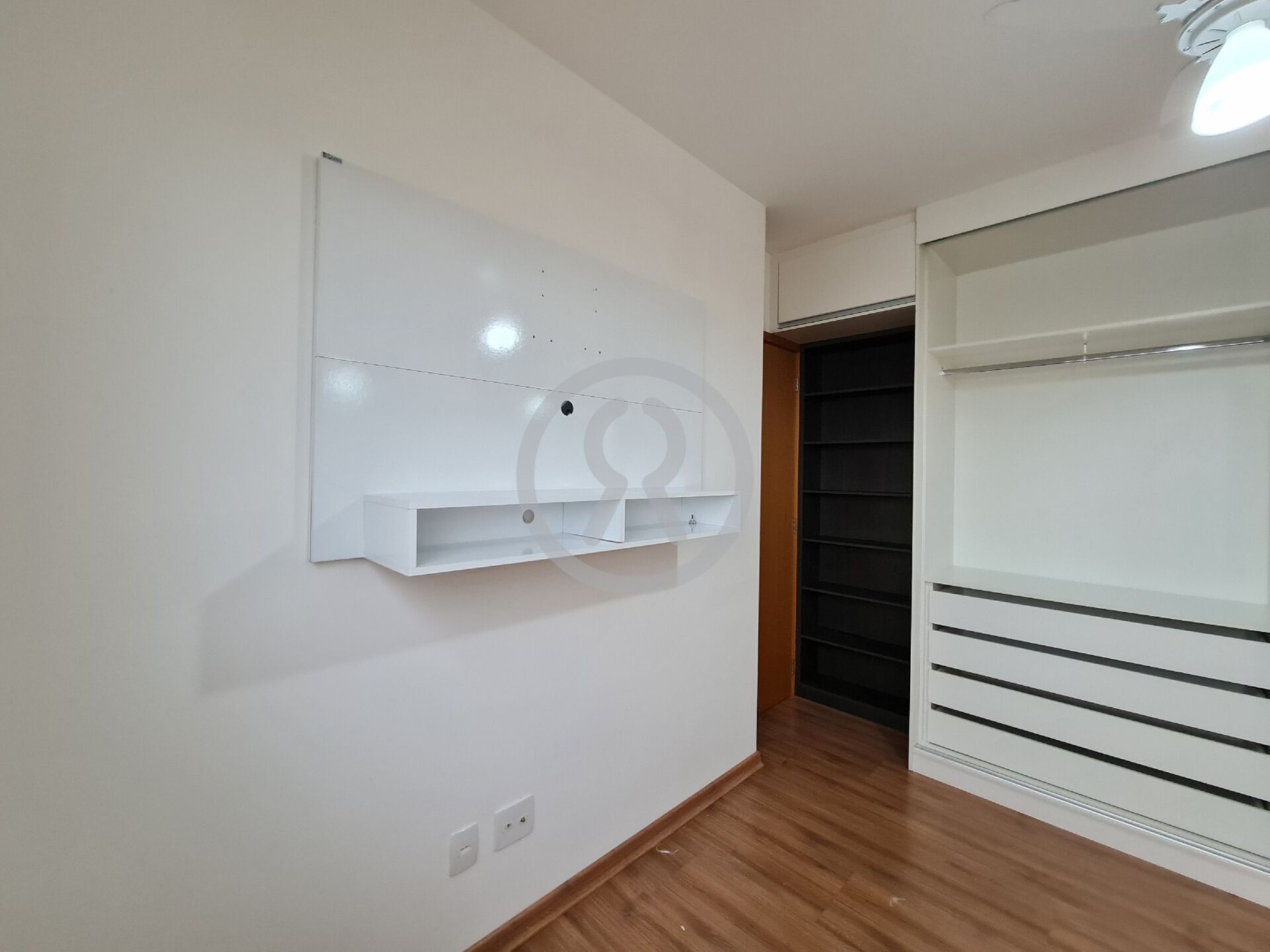 Apartamento à venda com 2 quartos, 55m² - Foto 20