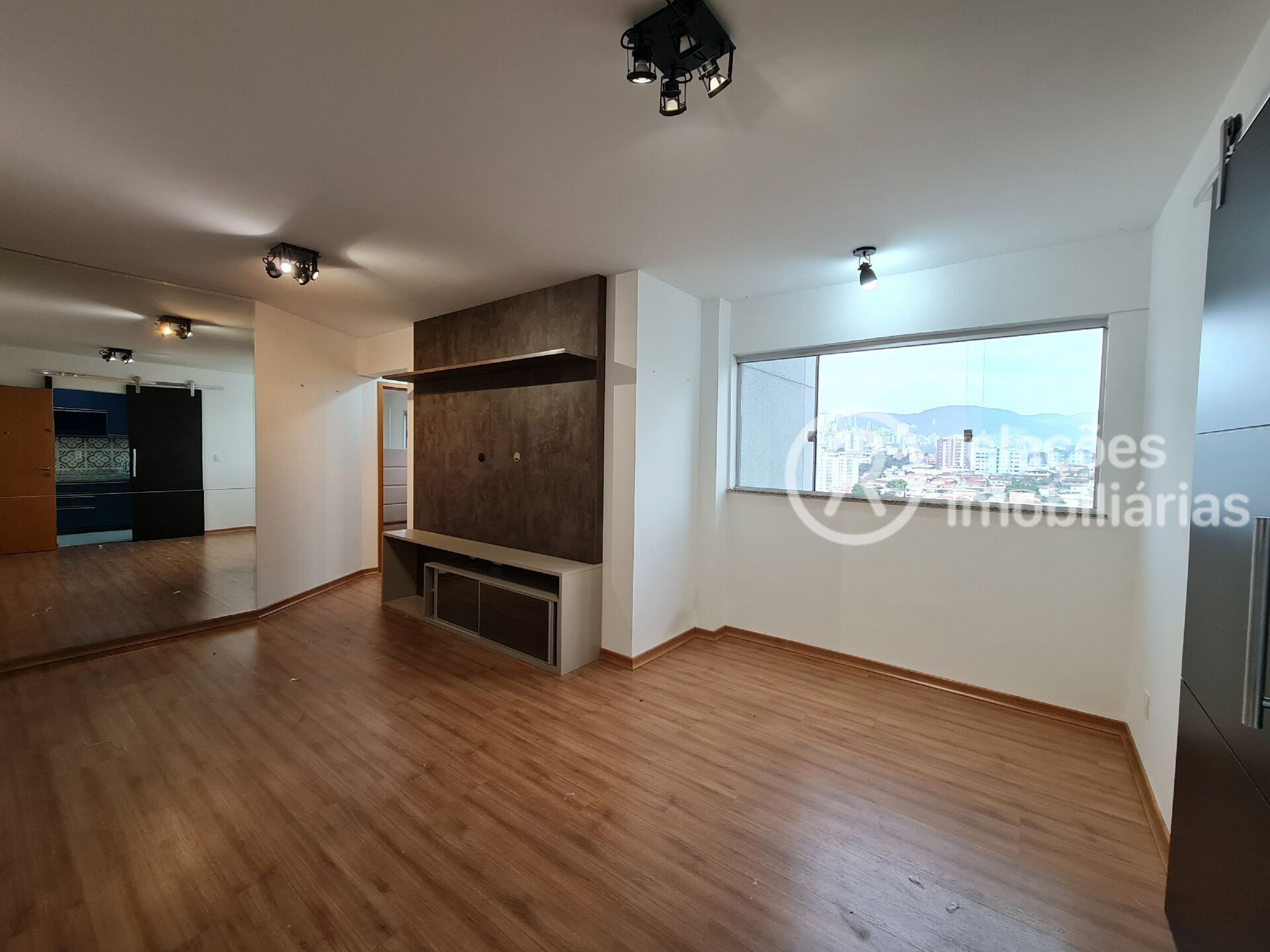 Apartamento à venda com 2 quartos, 55m² - Foto 1