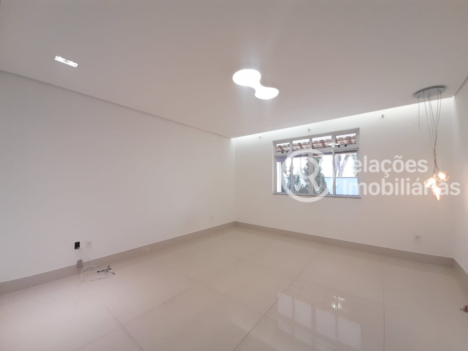 Casa para alugar com 6 quartos, 720m² - Foto 32