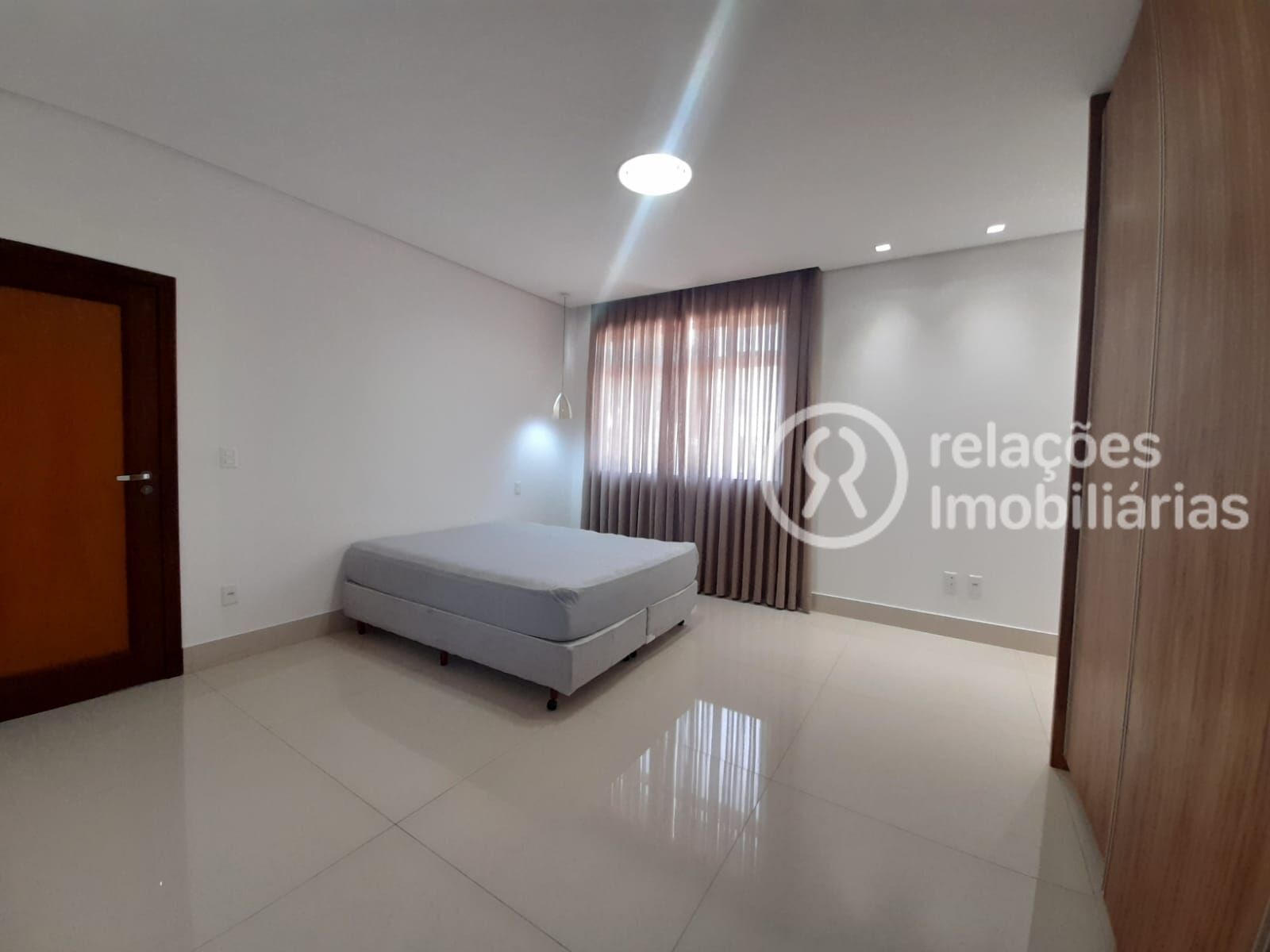 Casa para alugar com 6 quartos, 720m² - Foto 44