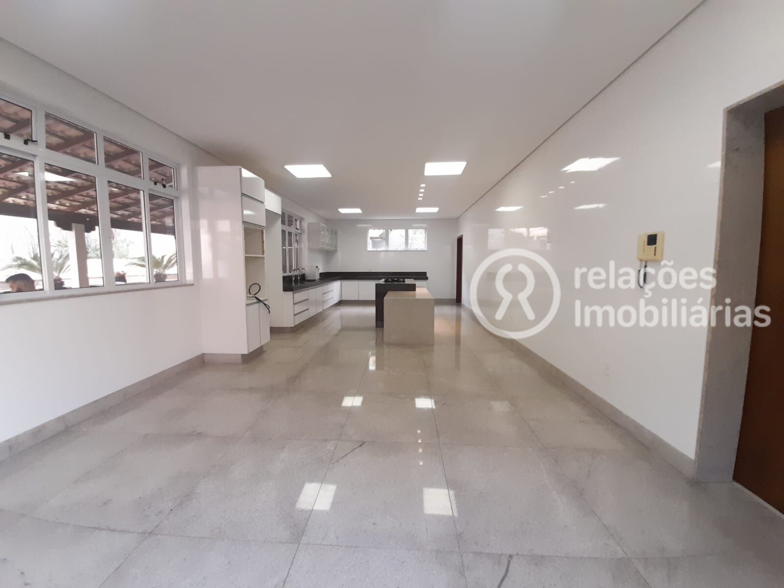 Casa para alugar com 6 quartos, 720m² - Foto 21