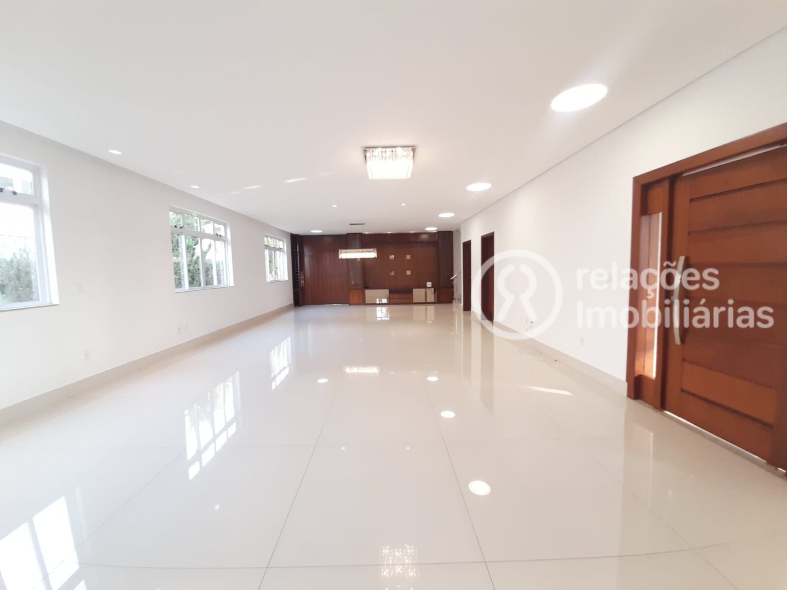 Casa para alugar com 6 quartos, 720m² - Foto 30