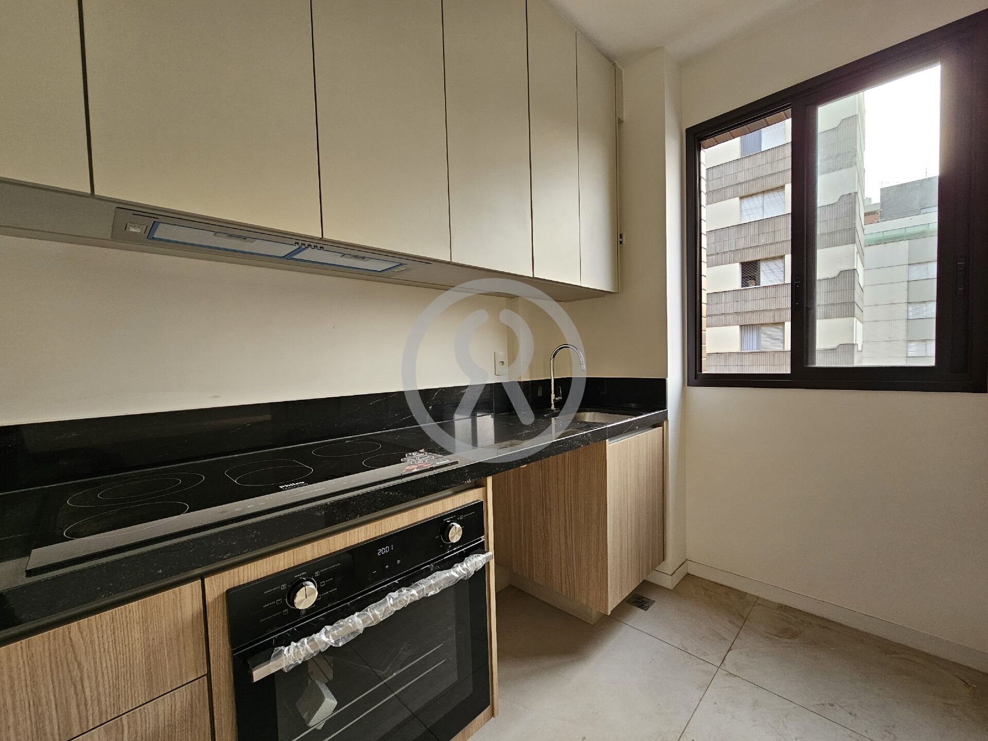 Apartamento para alugar com 2 quartos, 73m² - Foto 11