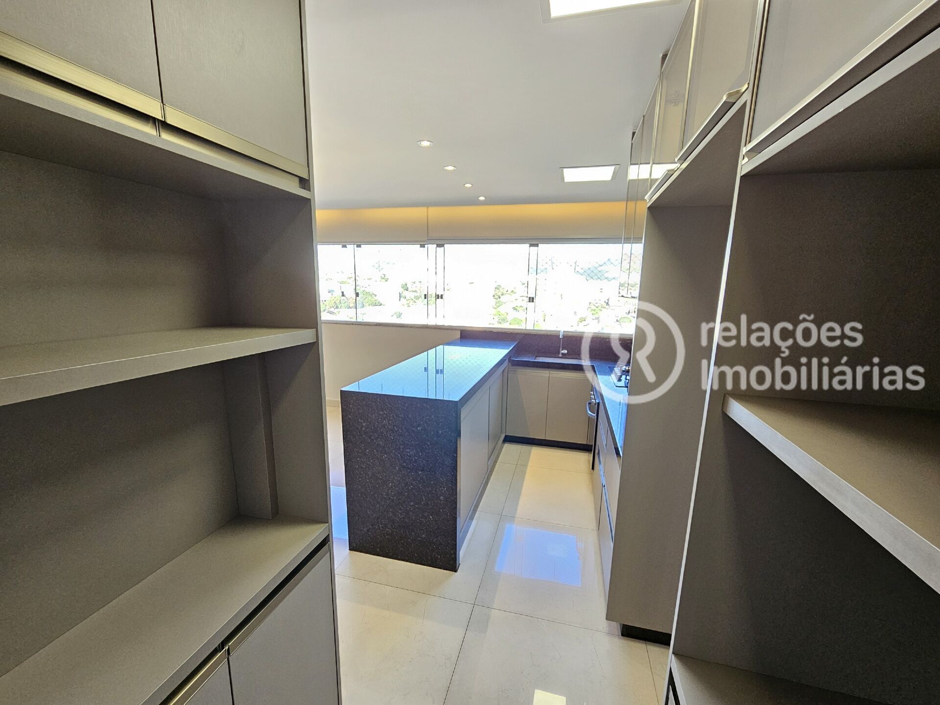 Apartamento à venda com 3 quartos, 75m² - Foto 15