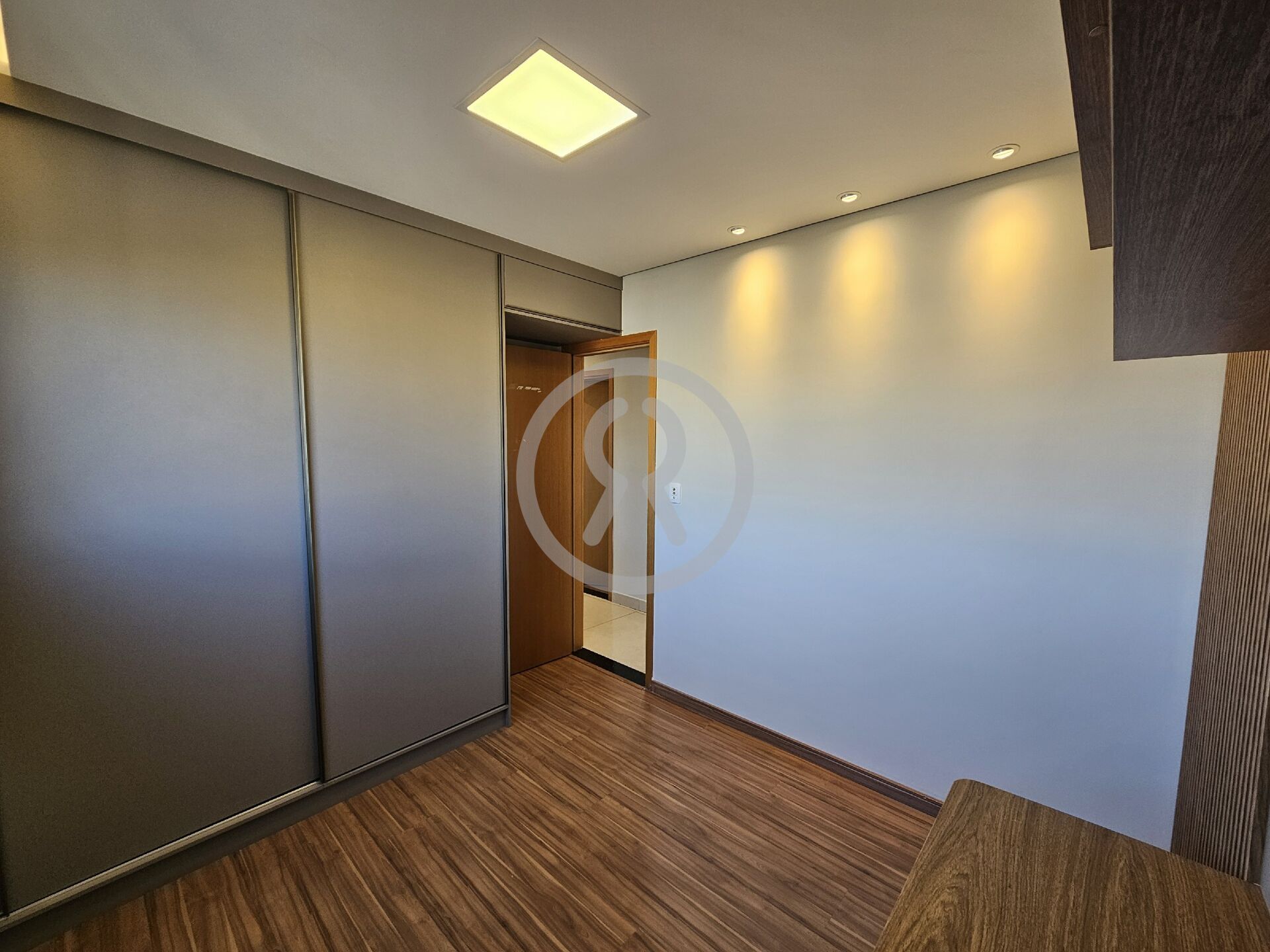 Apartamento à venda com 3 quartos, 75m² - Foto 22