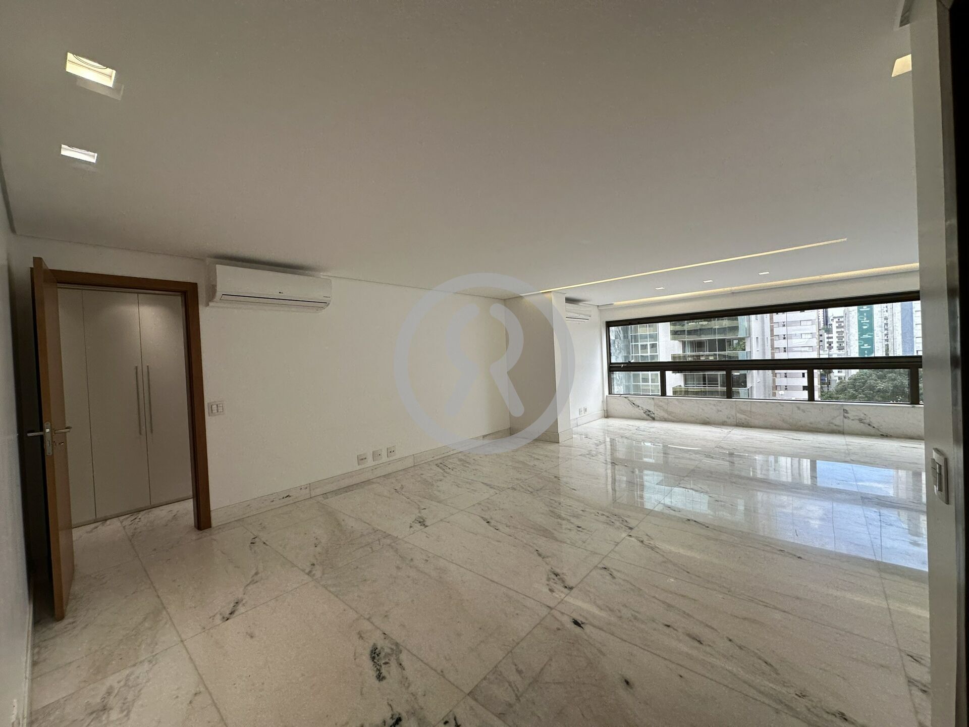 Apartamento, 4 quartos, 194 m² - Foto 2