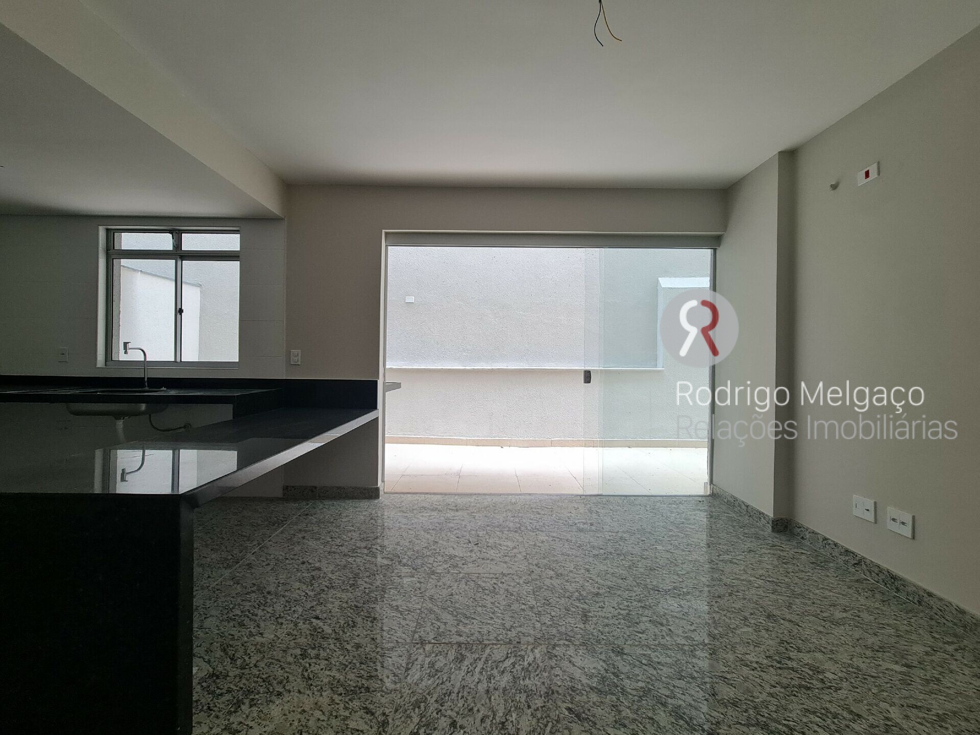 Apartamento à venda com 2 quartos, 105m² - Foto 9