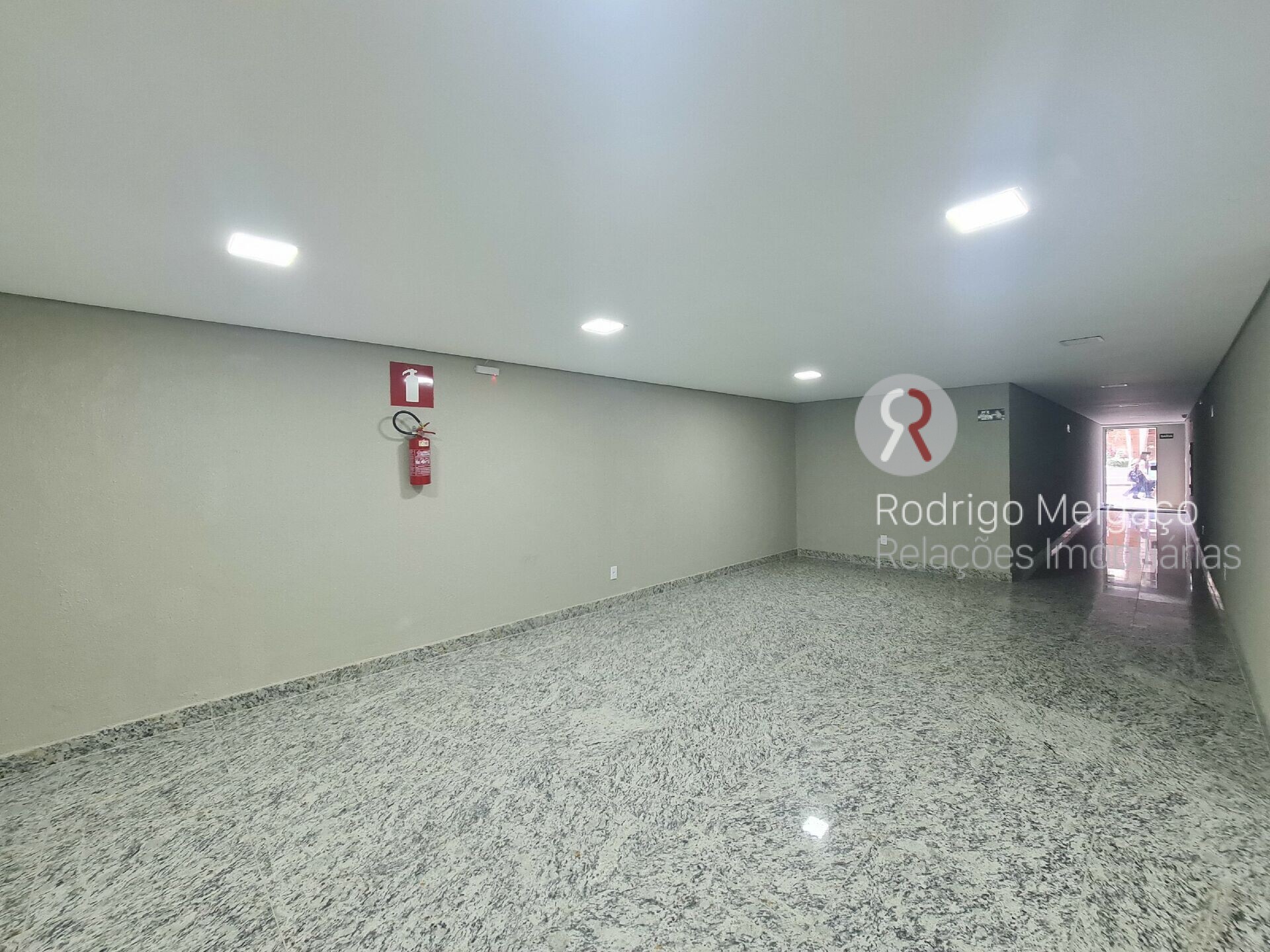 Apartamento à venda com 2 quartos, 105m² - Foto 3