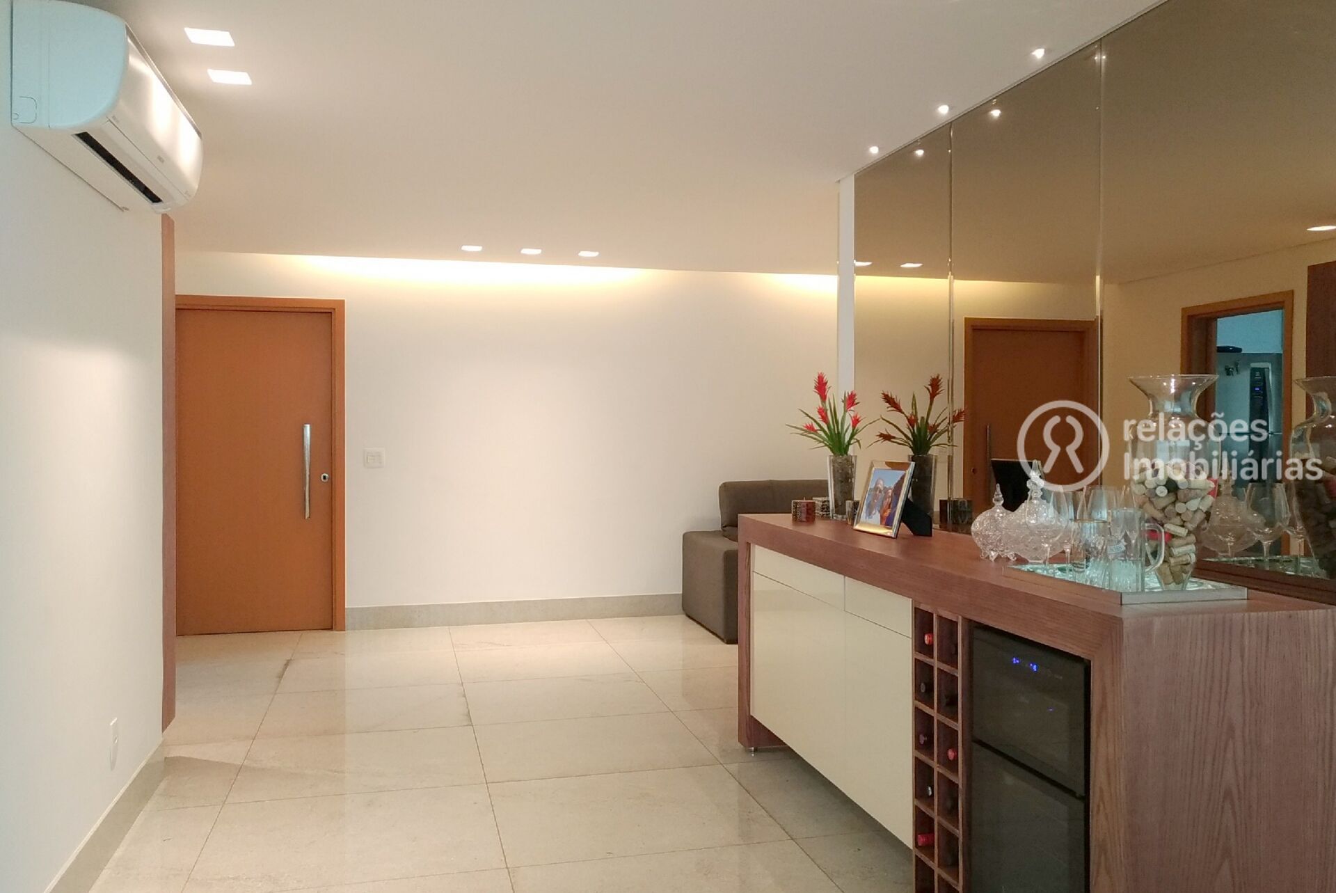 Apartamento para alugar com 3 quartos, 105m² - Foto 2