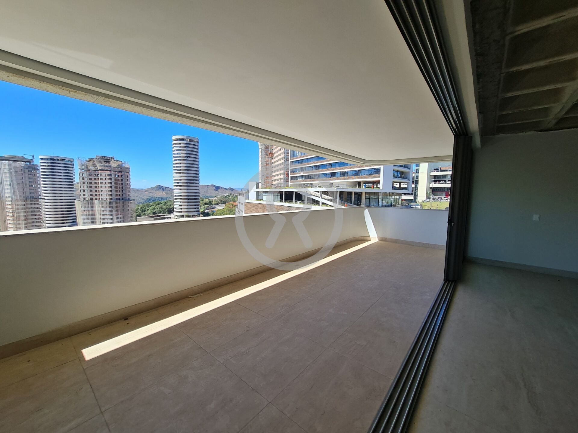 Apartamento à venda com 4 quartos, 174m² - Foto 9