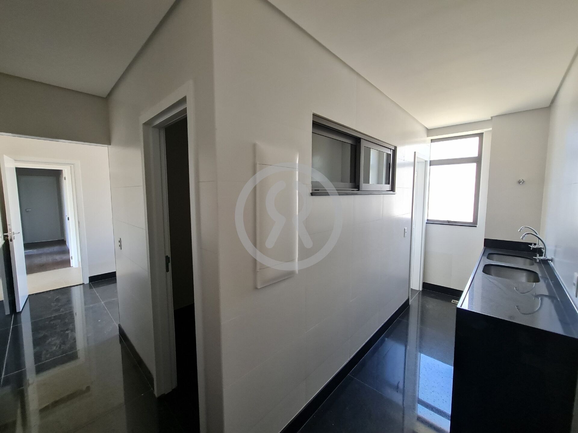 Apartamento à venda com 4 quartos, 174m² - Foto 18